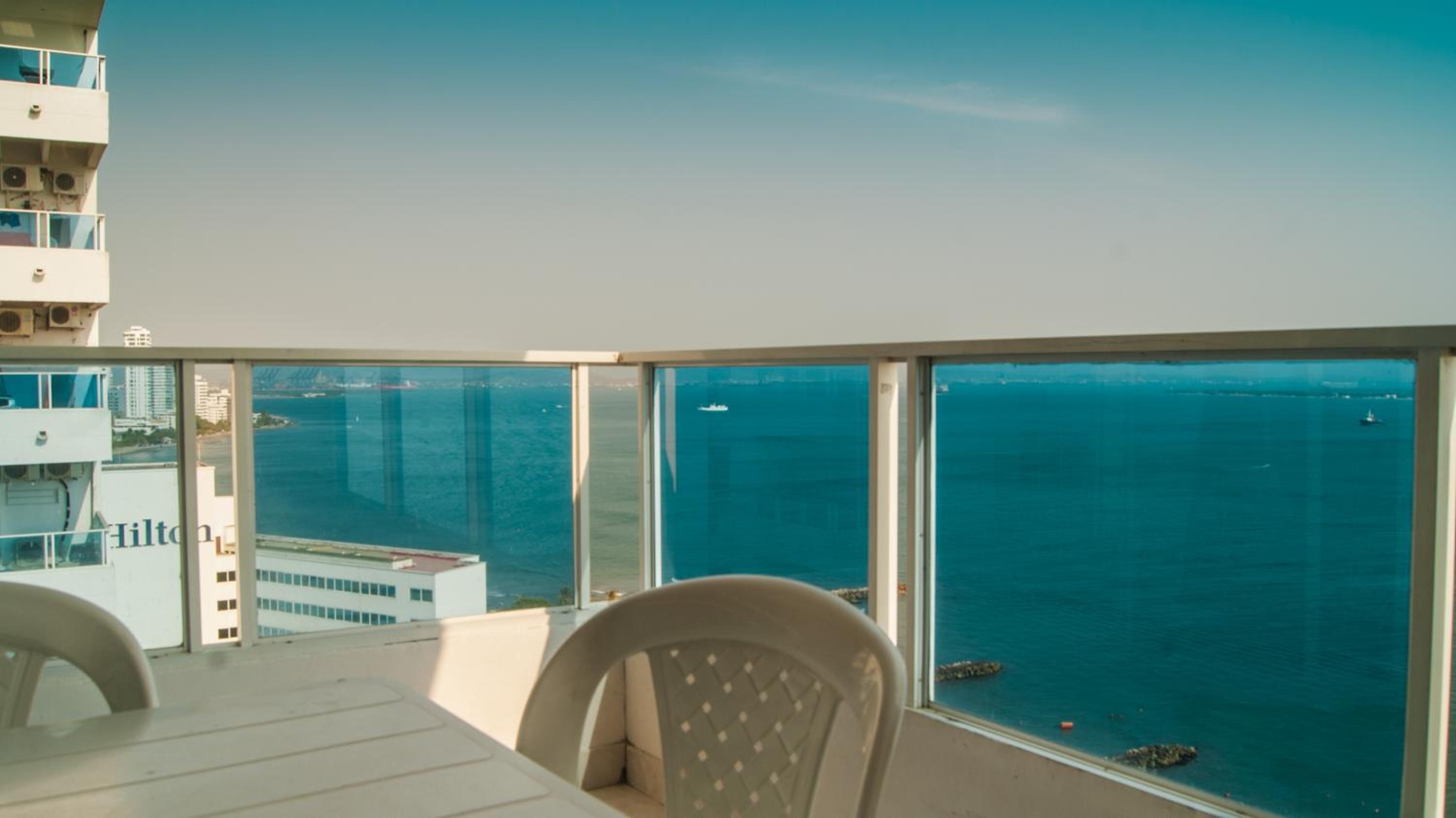 Apartamento en Cartagena Edificio El conquistador Sector el Laguito - By Corfeinco