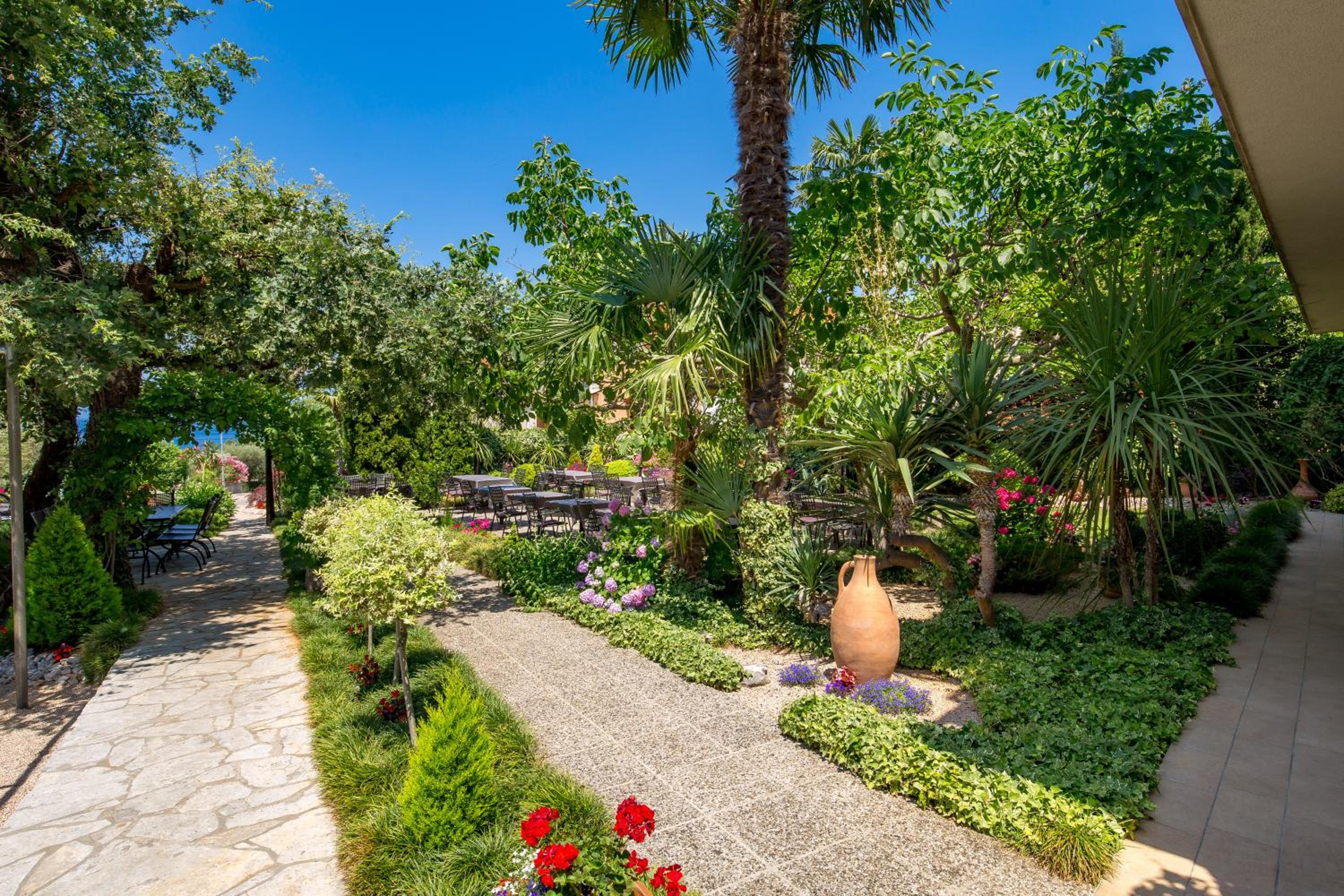 Photo 27