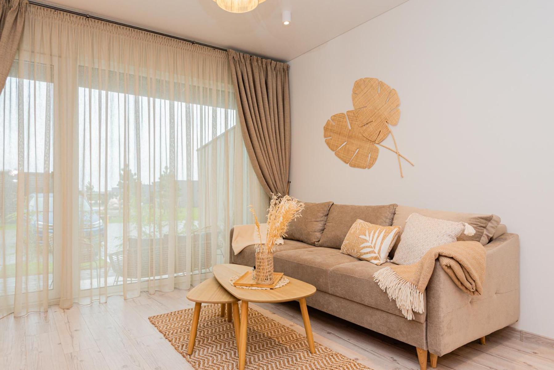 BOHO BEACH STUDIO su terasa ir baseinu view 4