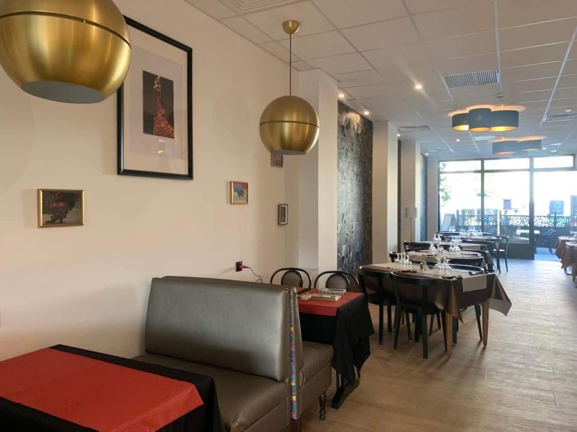 restaurant