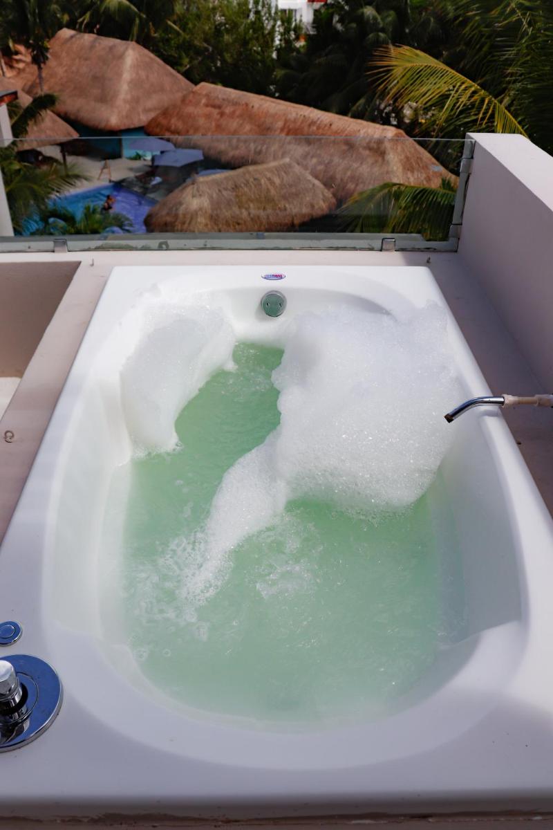 Jacuzzi