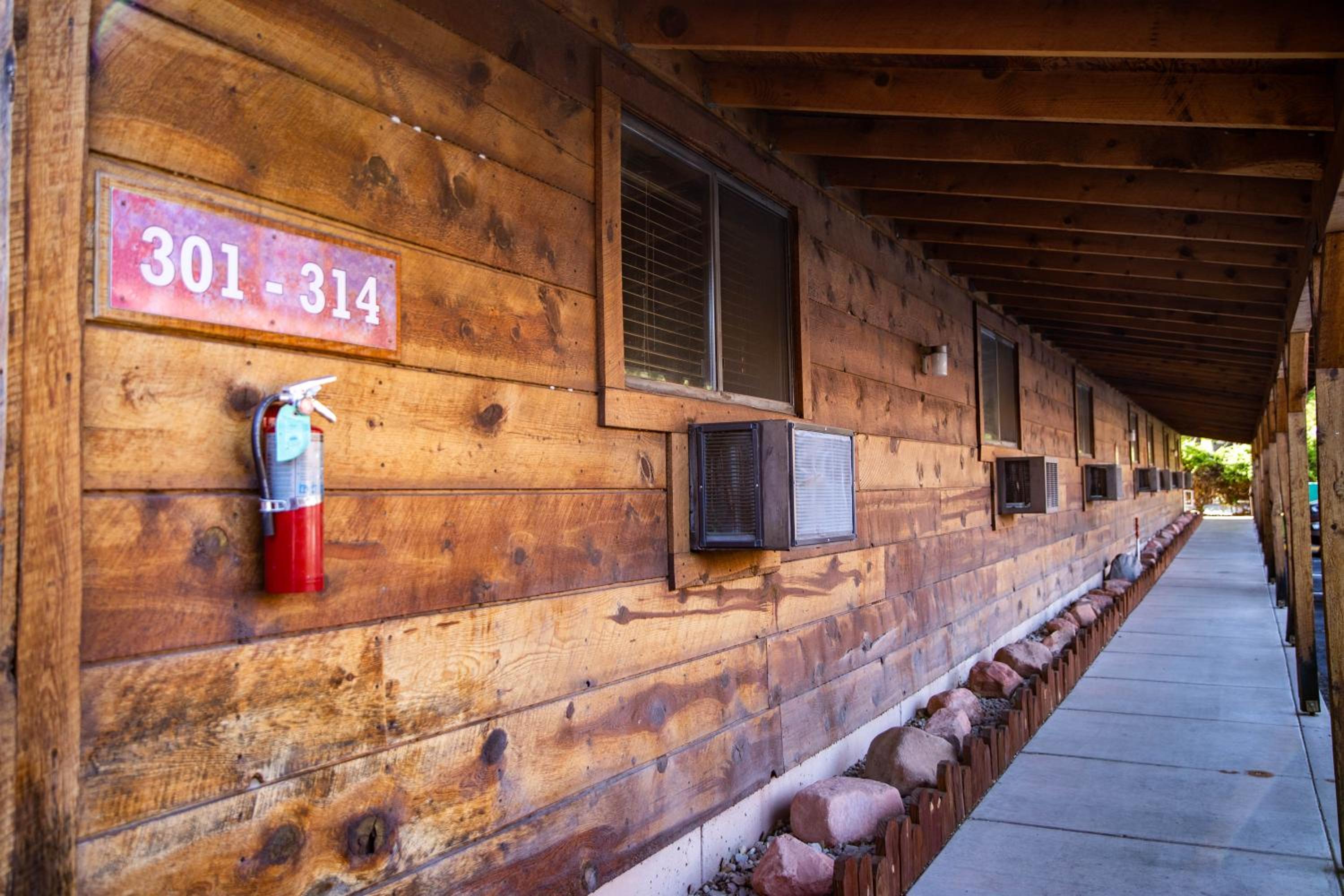 Red Stone Inn