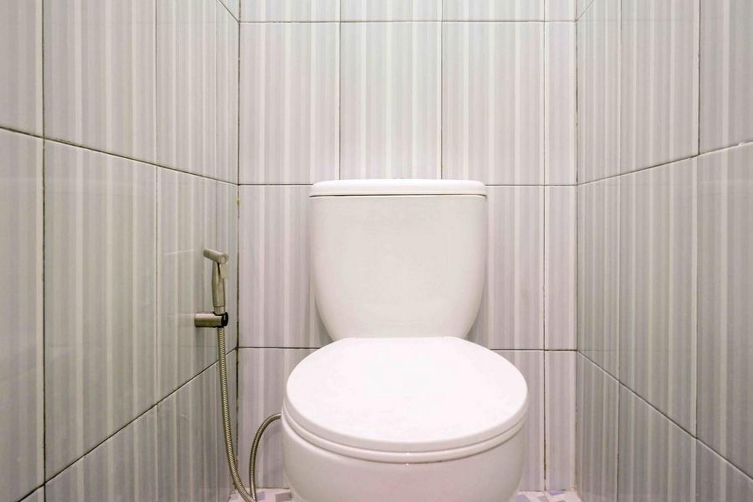 Griya Zukarnaen Syariah Mitra RedDoorz - Property Image 2