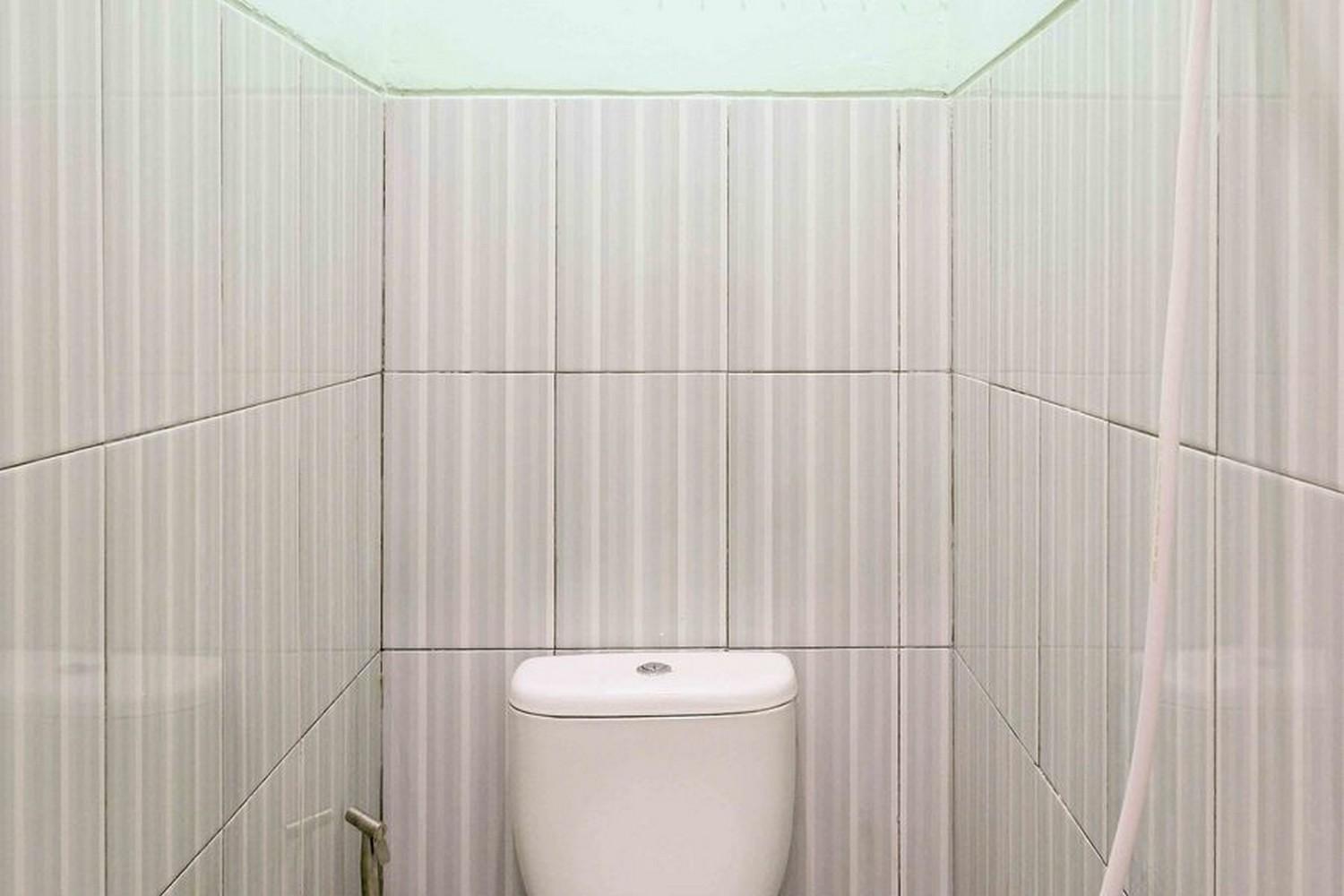 Griya Zukarnaen Syariah Mitra RedDoorz - Property Image 3