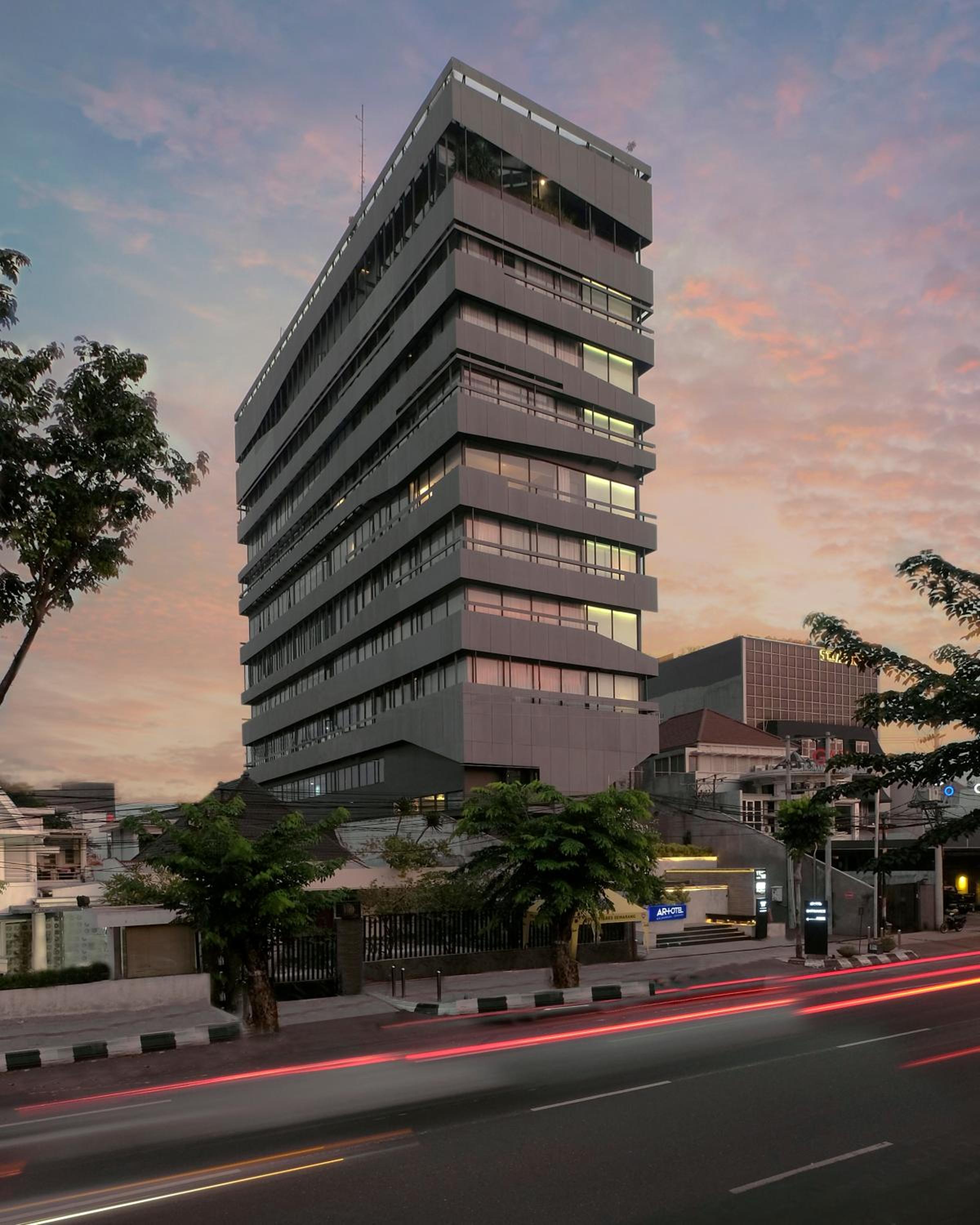 Hotel ARTOTEL Gajahmada Semarang - Image 1