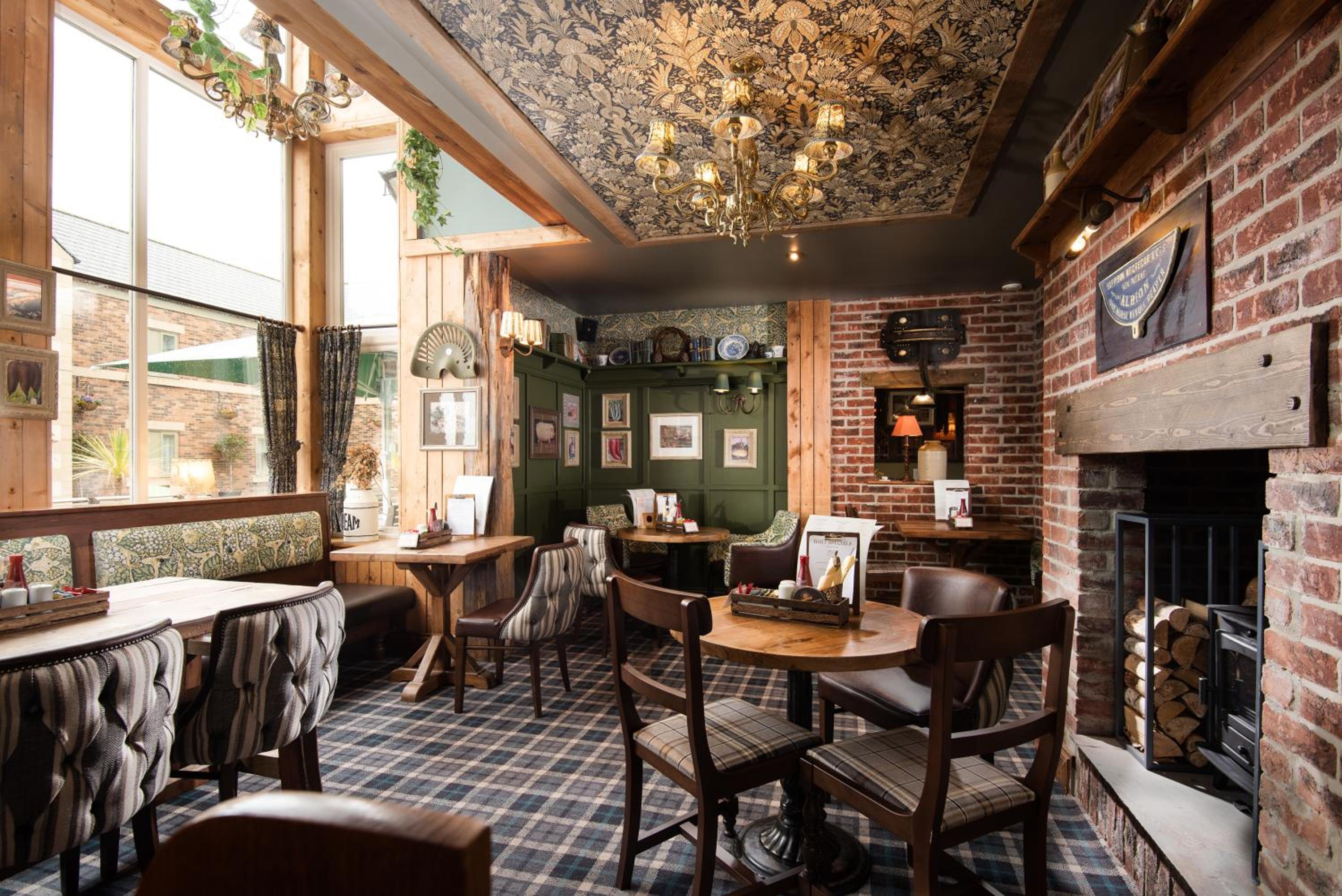 The Hog's Head Inn - The Inn Collection Group