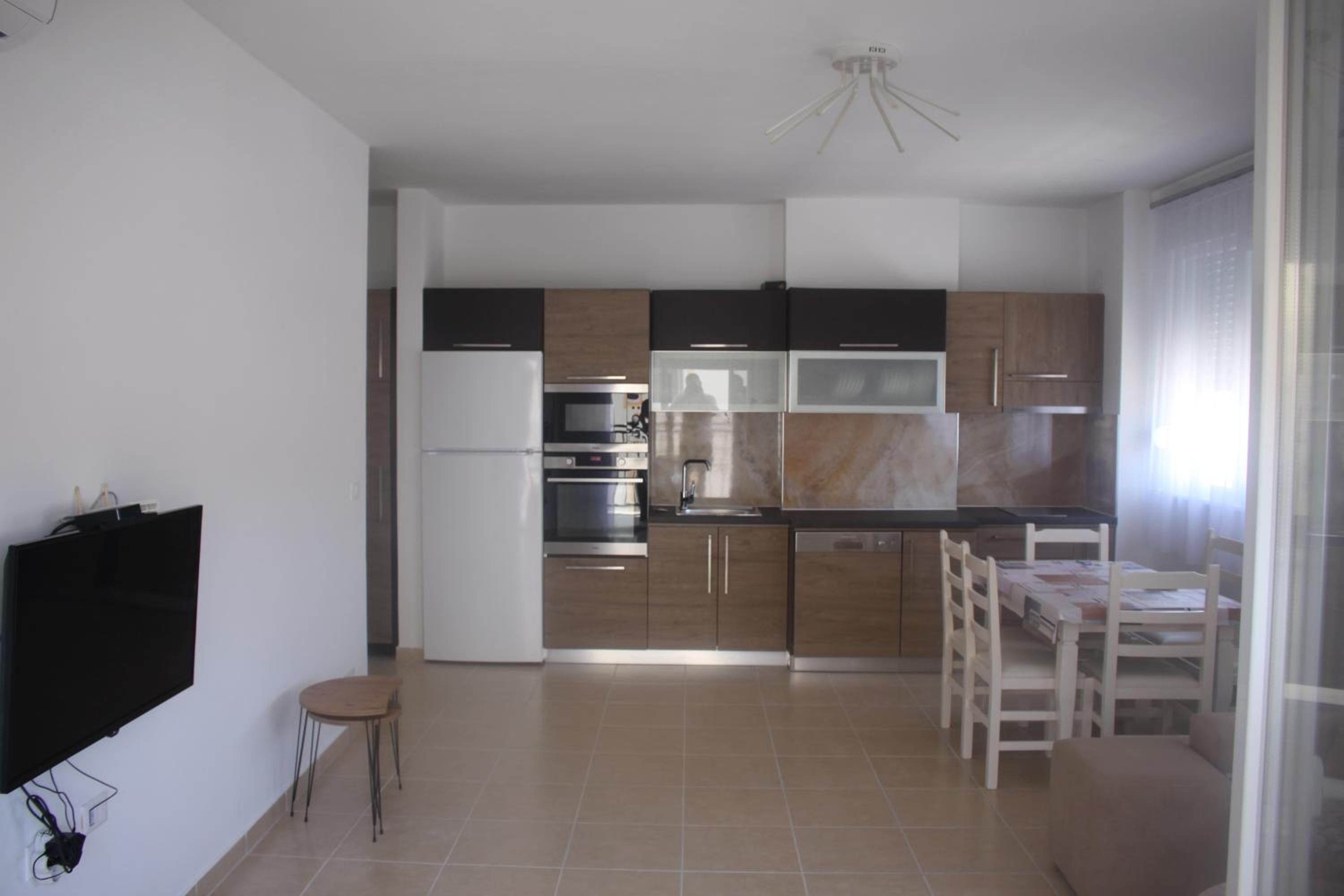 Everest Apartments Shengjin