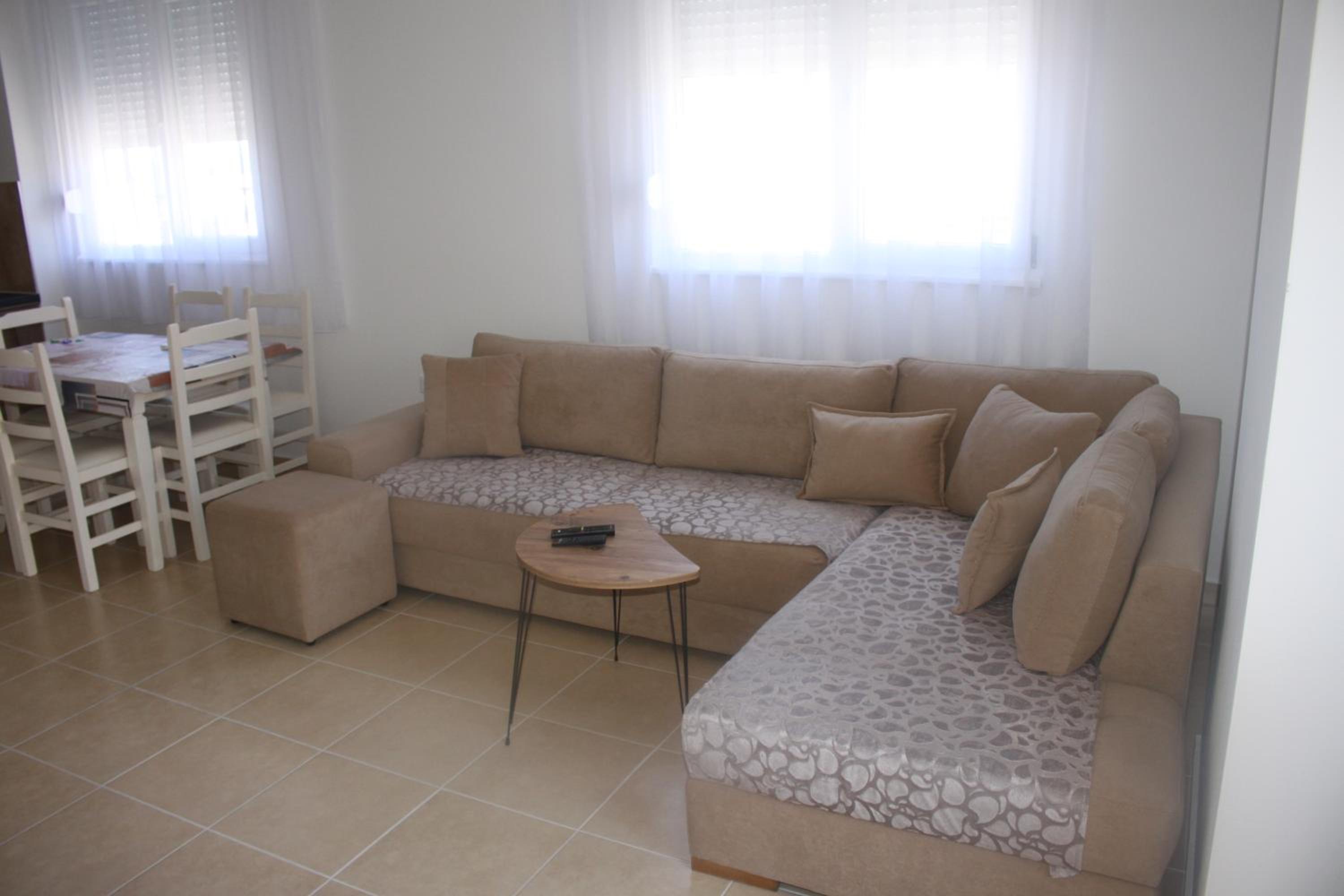 Everest Apartments Shengjin