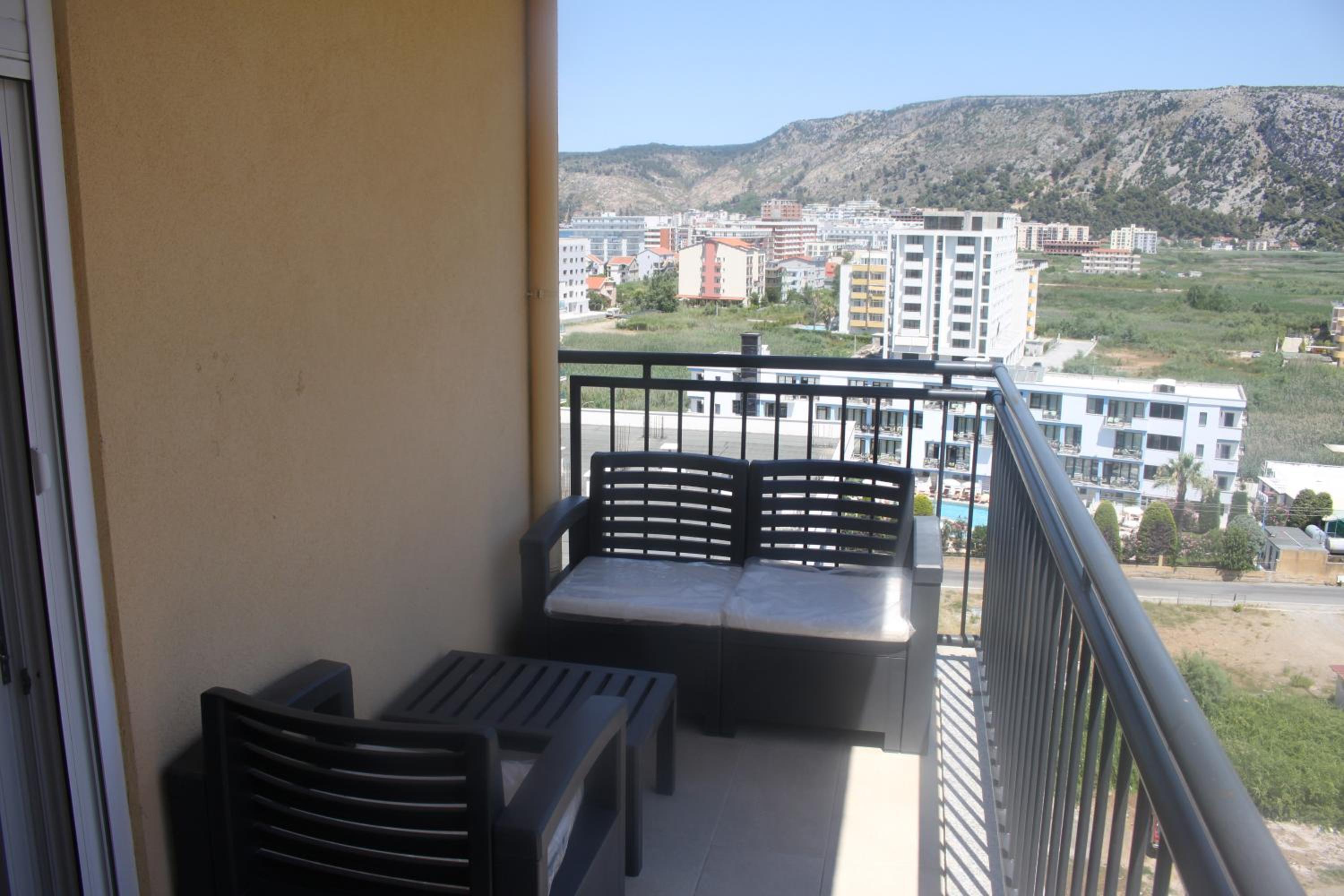 Everest Apartments Shengjin