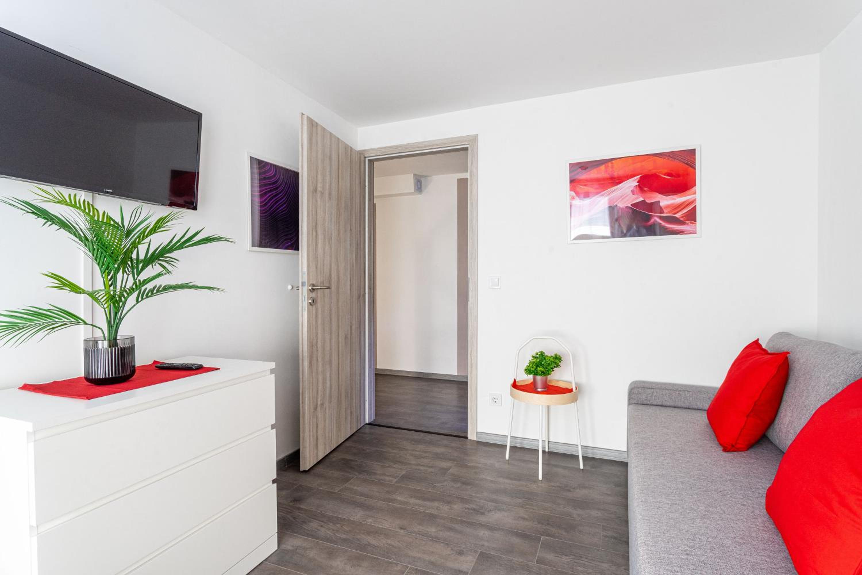 RÁKÓCZI 4 BEDROOM CENTRE APARTMENT view 2