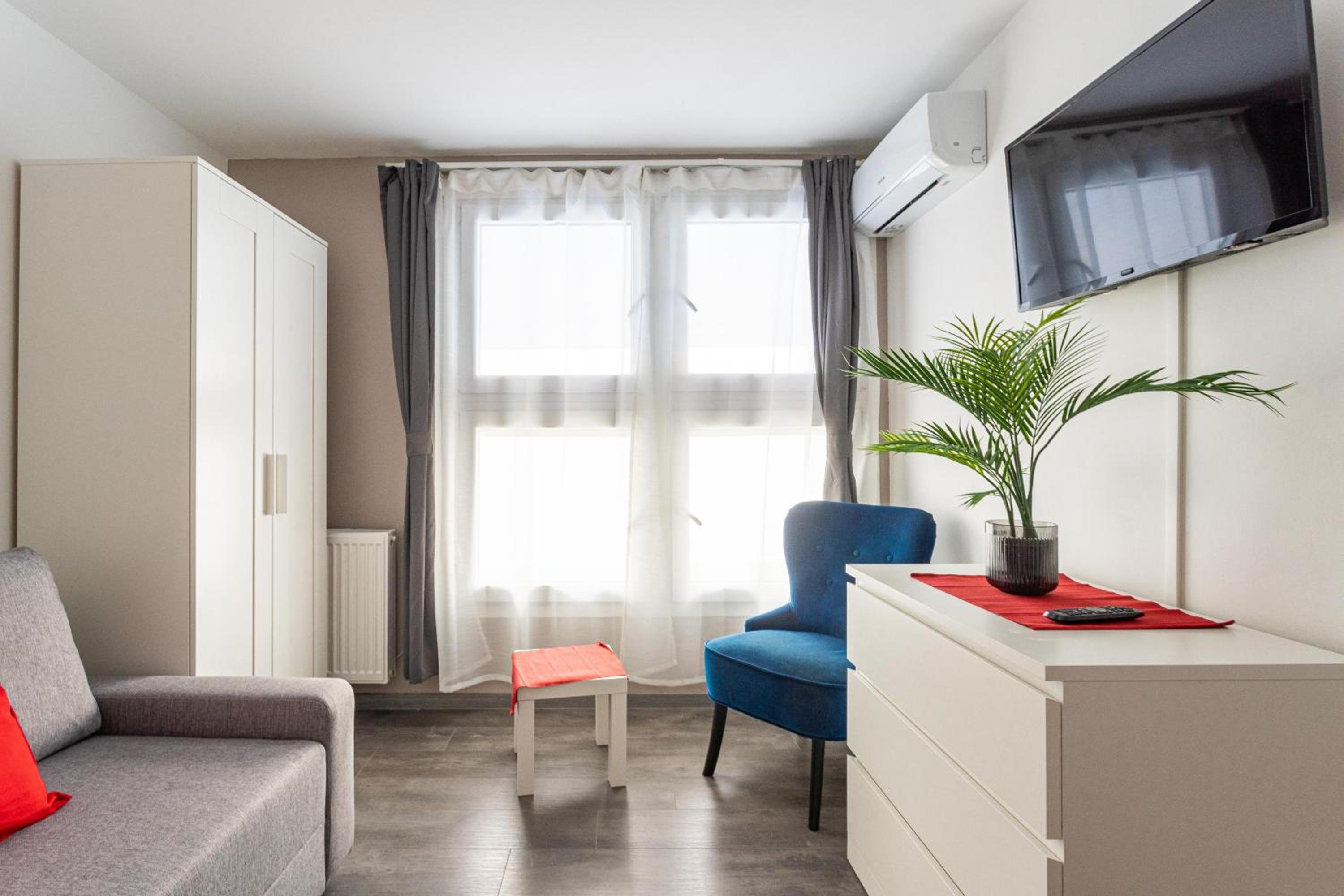 RÁKÓCZI 4 BEDROOM CENTRE APARTMENT view 4