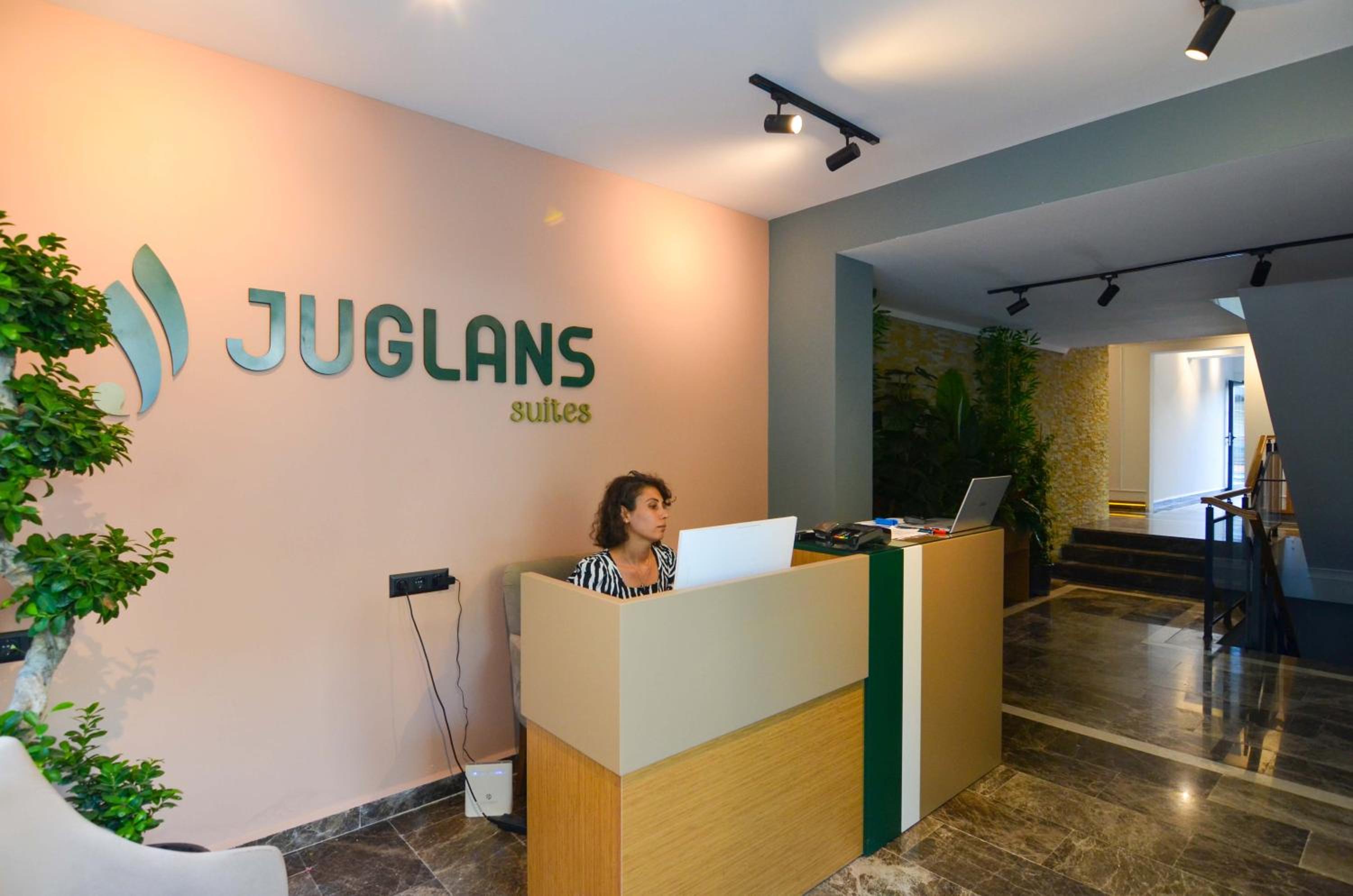 Juglans Suites - Image 71