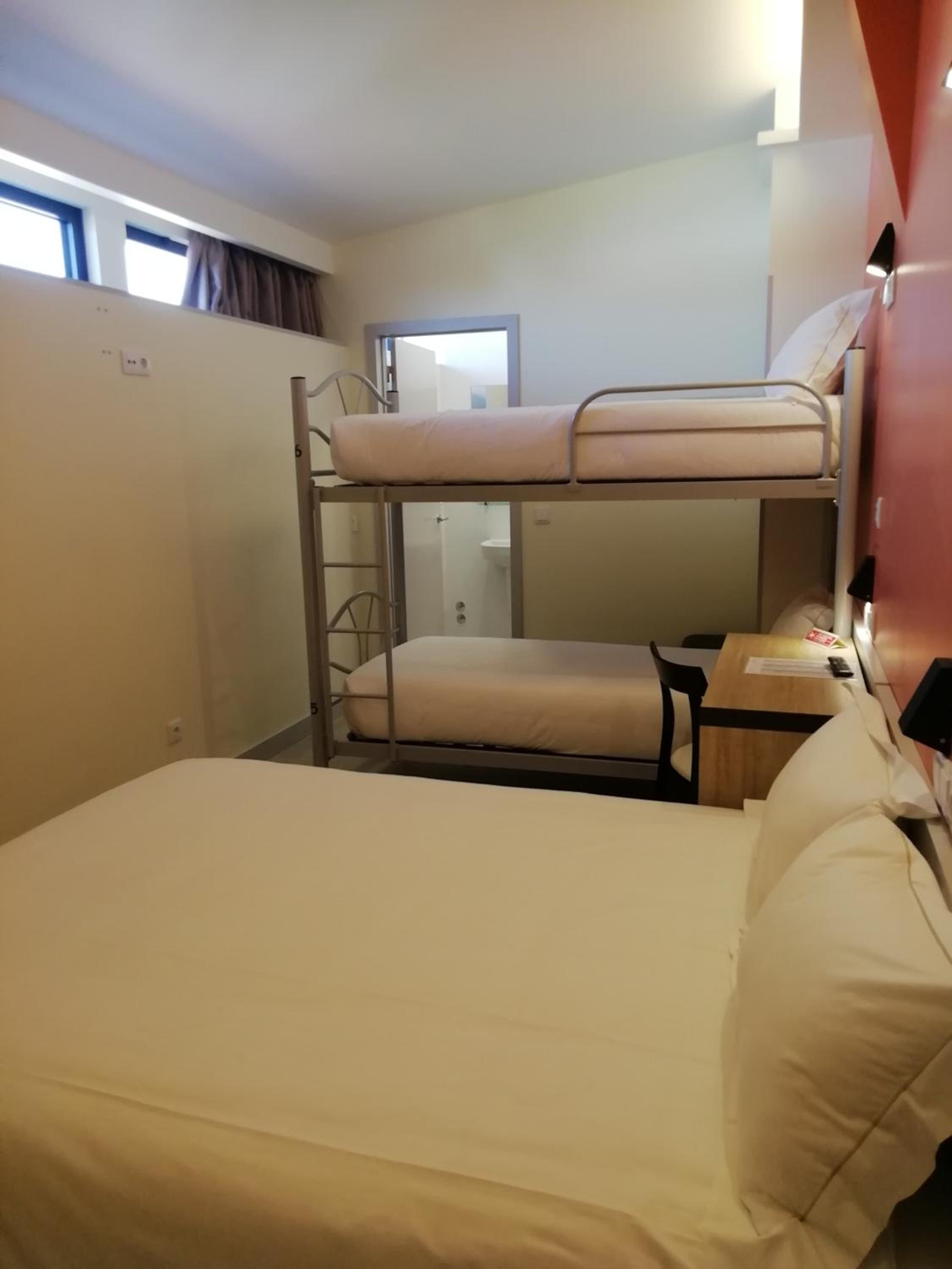 Photo 29