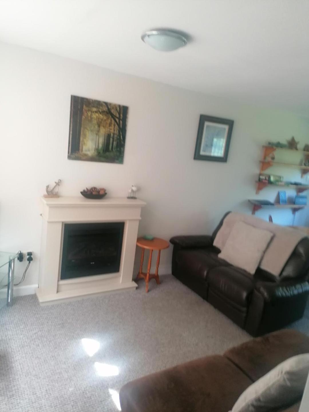 Le Chalet - 2 Bedroom Chalet House sleeps 3 view 4