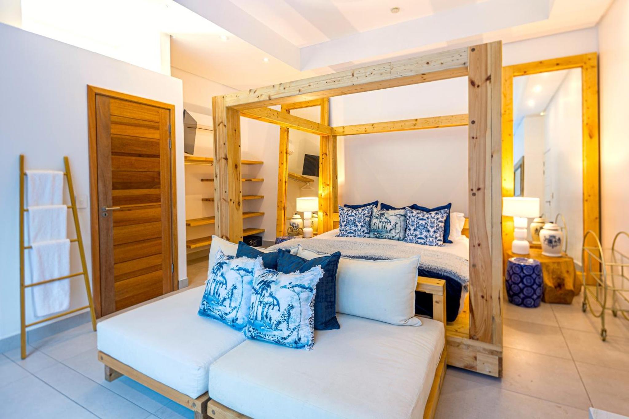 Dolphin Coast YOLO Spaces - The White House Boutique Villa