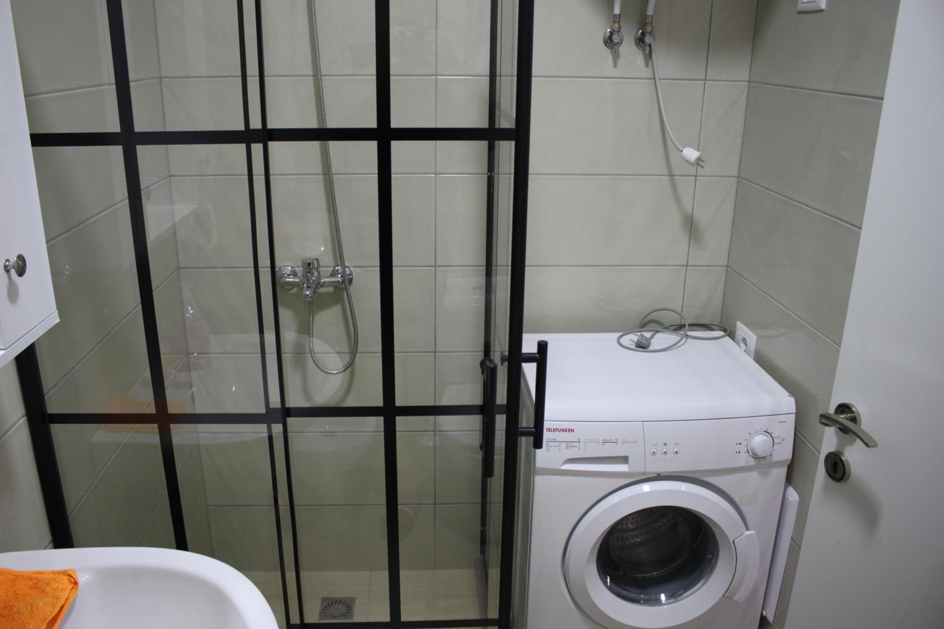 Everest Apartments Shengjin