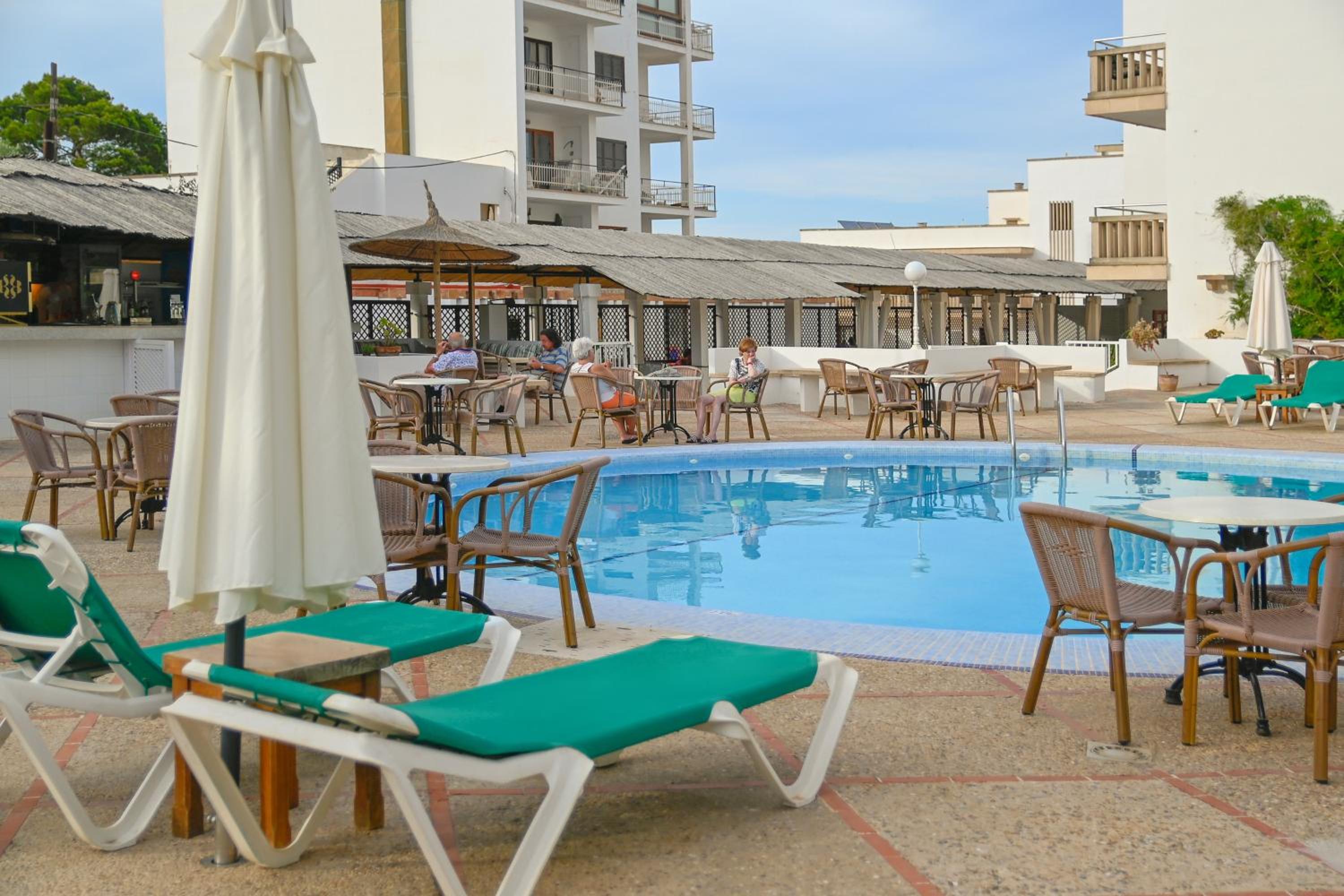 Hotel Pinos Playa en Cala Santanyi