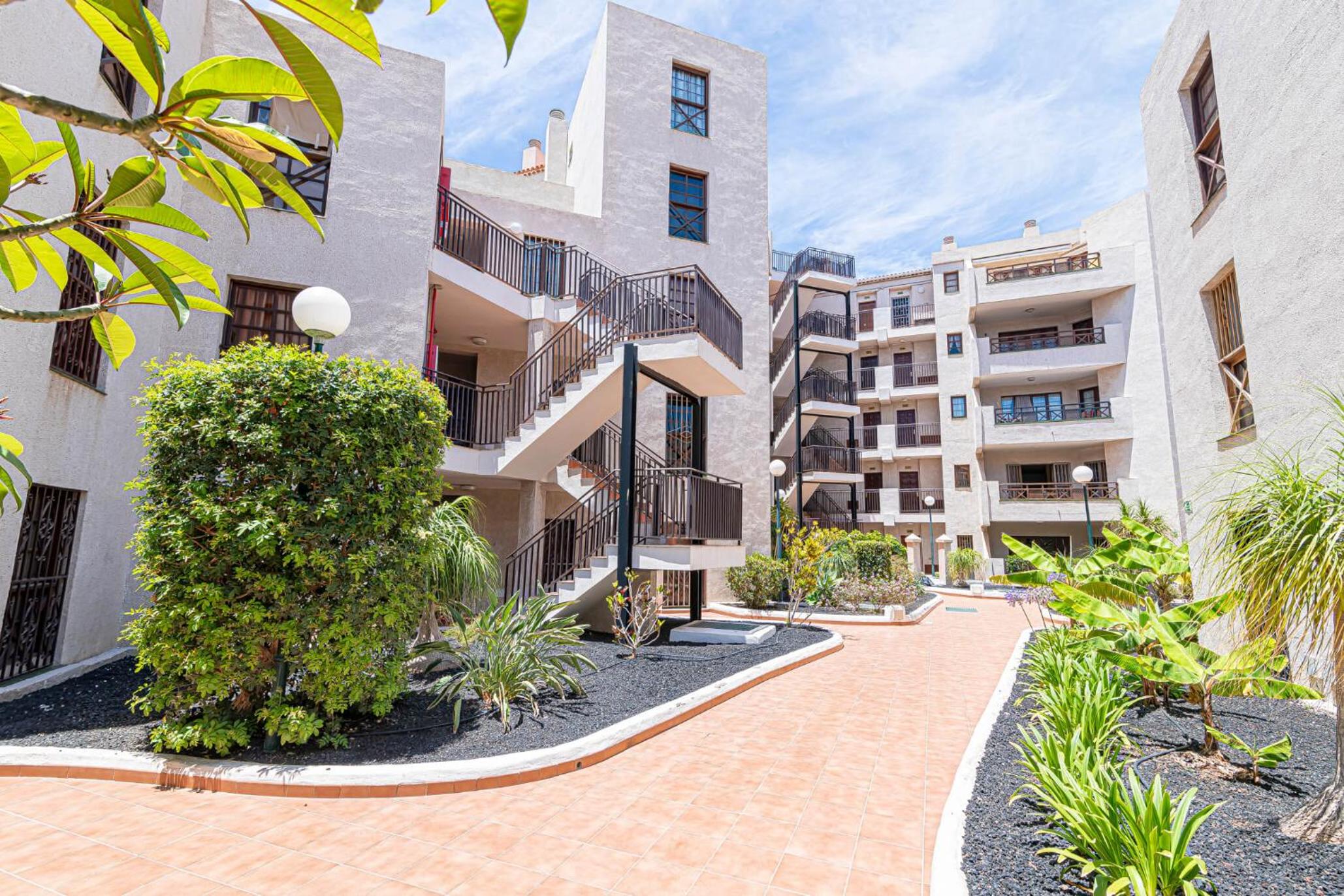 GO2TENERIFE Apart'Elisa Near the beach & Pool view photo 3
