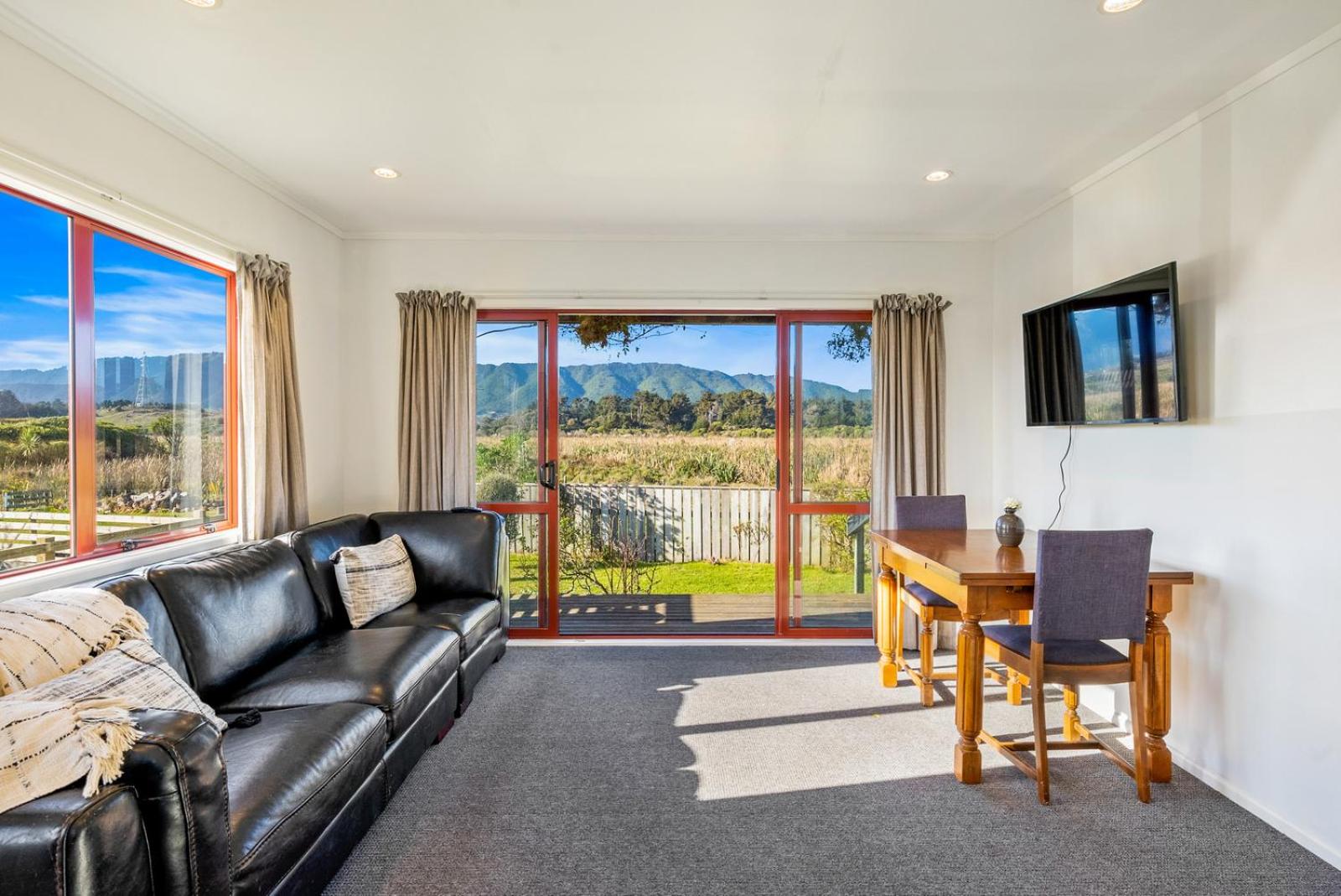 Cottage on Rutherford - Waikanae Holiday Home view 2