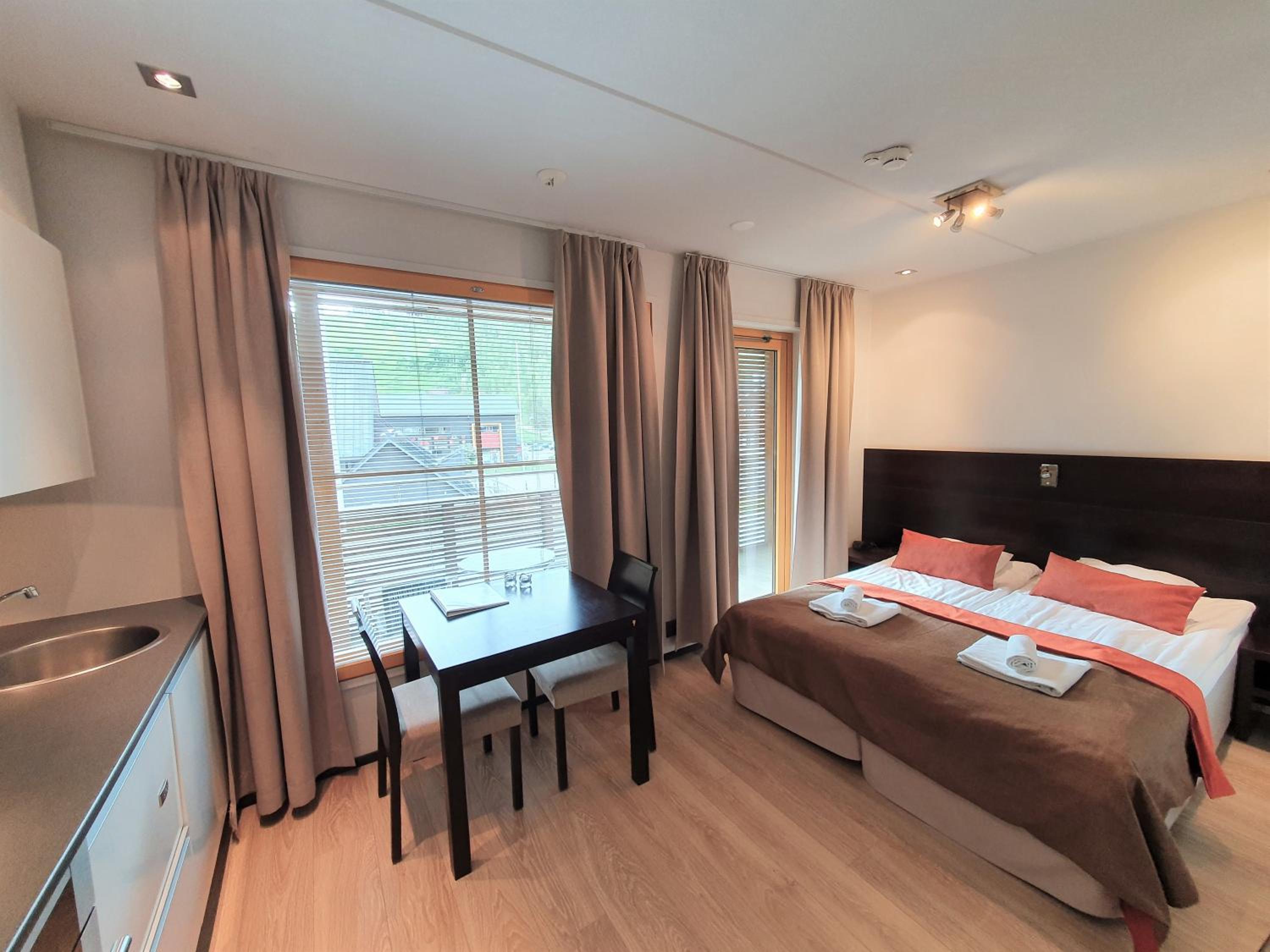 Levi Suites Levi Gold