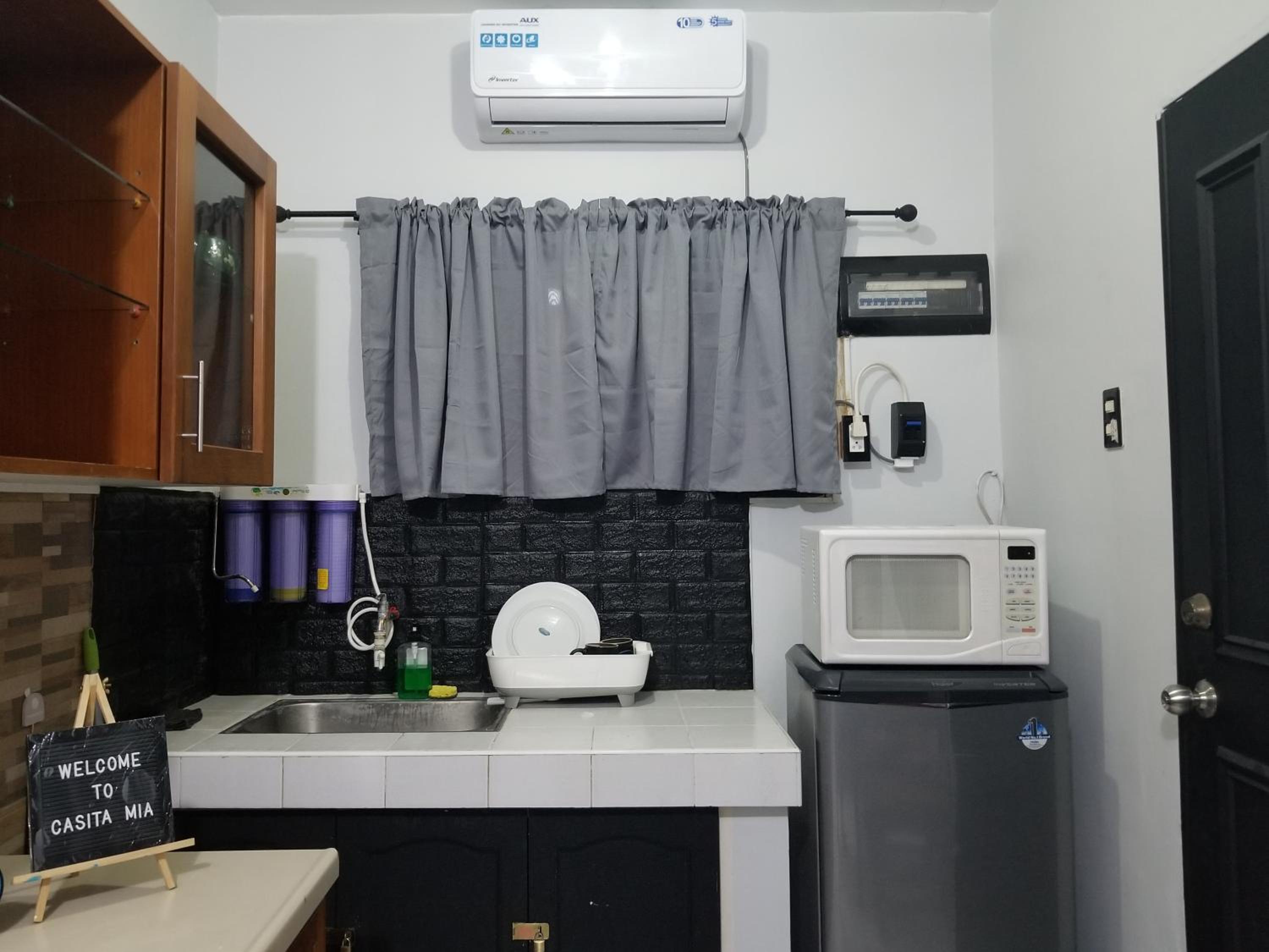 Casita Mia - Guest House for 9pax with WIFI, NETFLIX, YOUTUBE, KARAOKE, CAN COOK and BBQ view 2