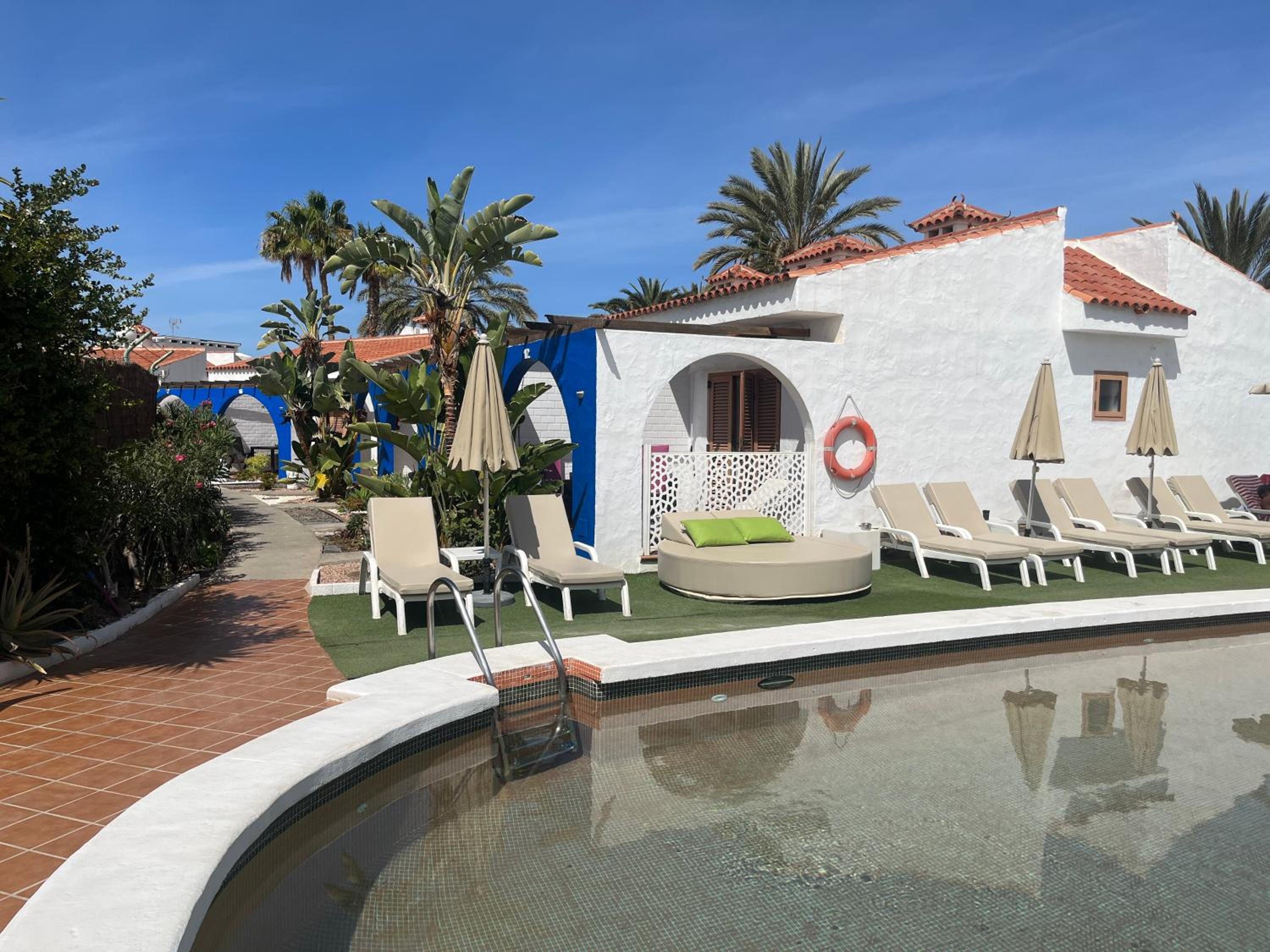 Rainbow Golf Bungalows, Gay Men-only Resort