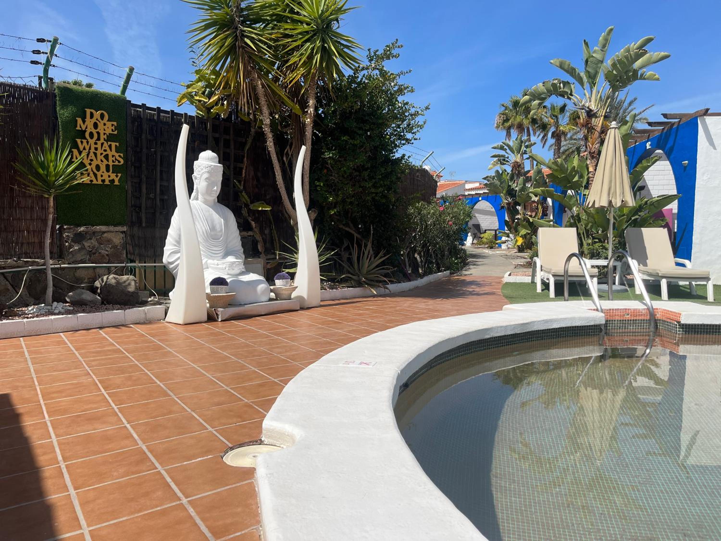 Rainbow Golf Bungalows, Gay Men-only Resort