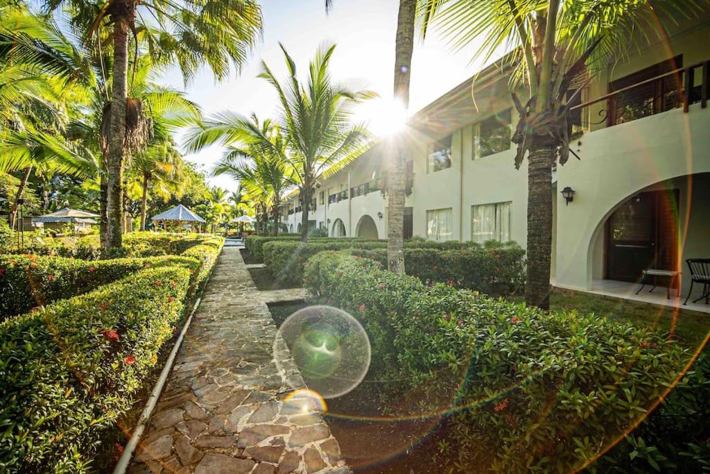 Lovely Condo near monkey habitat and beach view 5