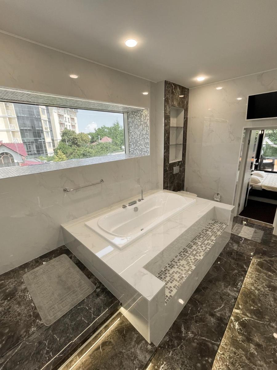 Jacuzzi