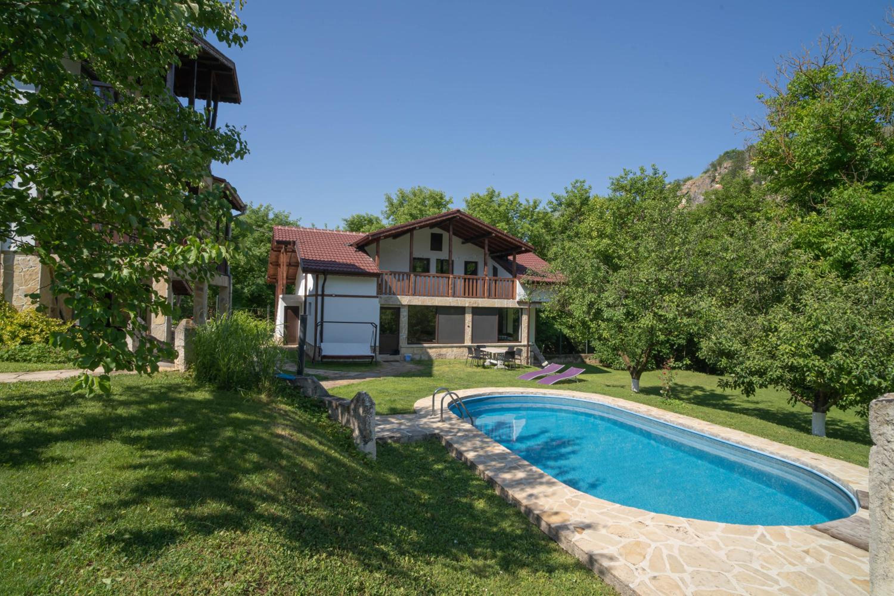 Neda's House