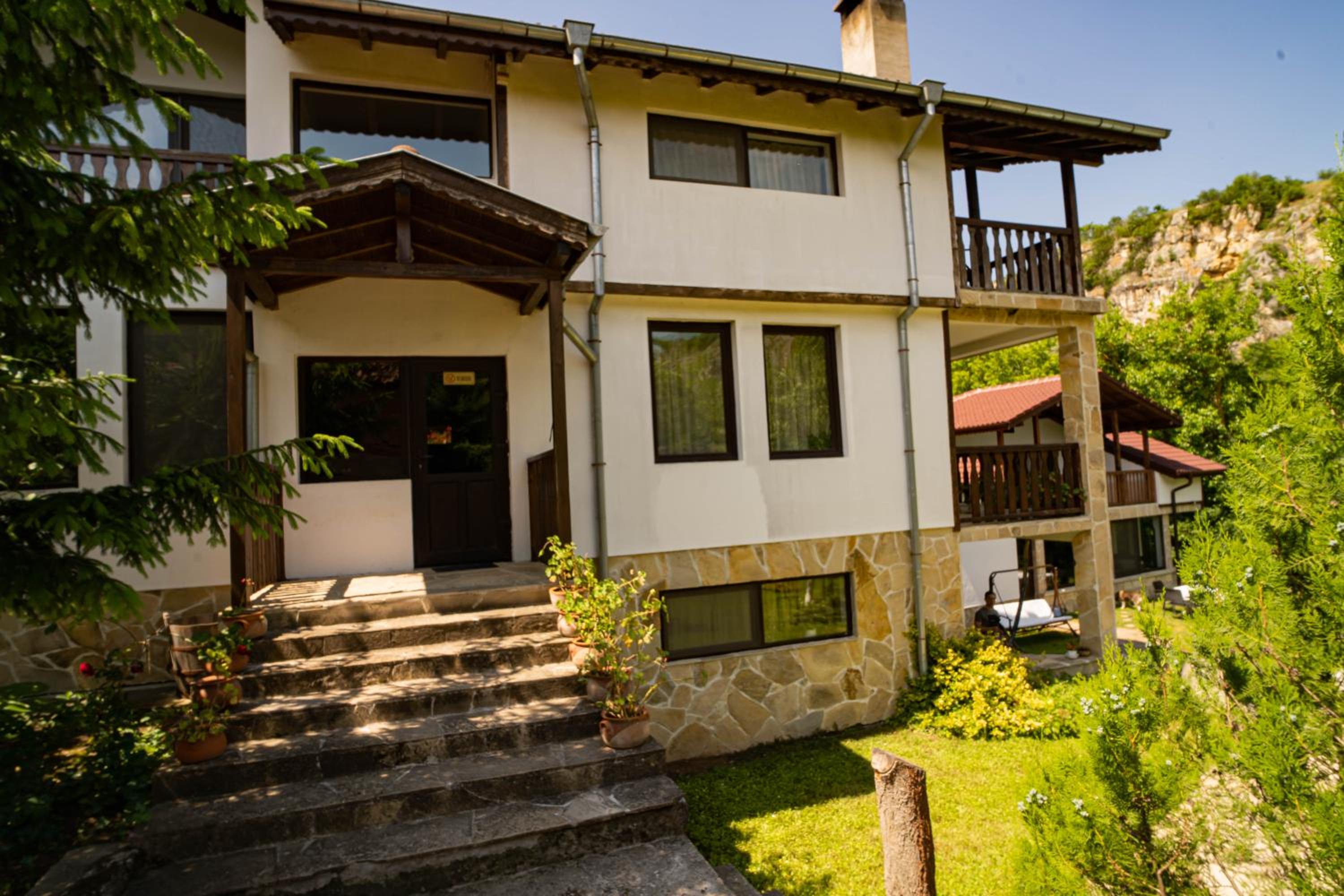 Neda's House
