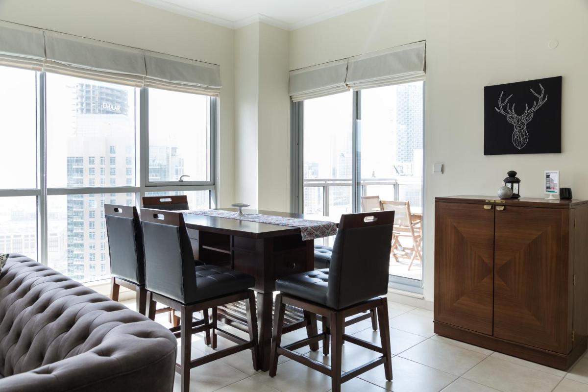 HiGuests - Charming Apt with Terrace Facing Burj Khalifa