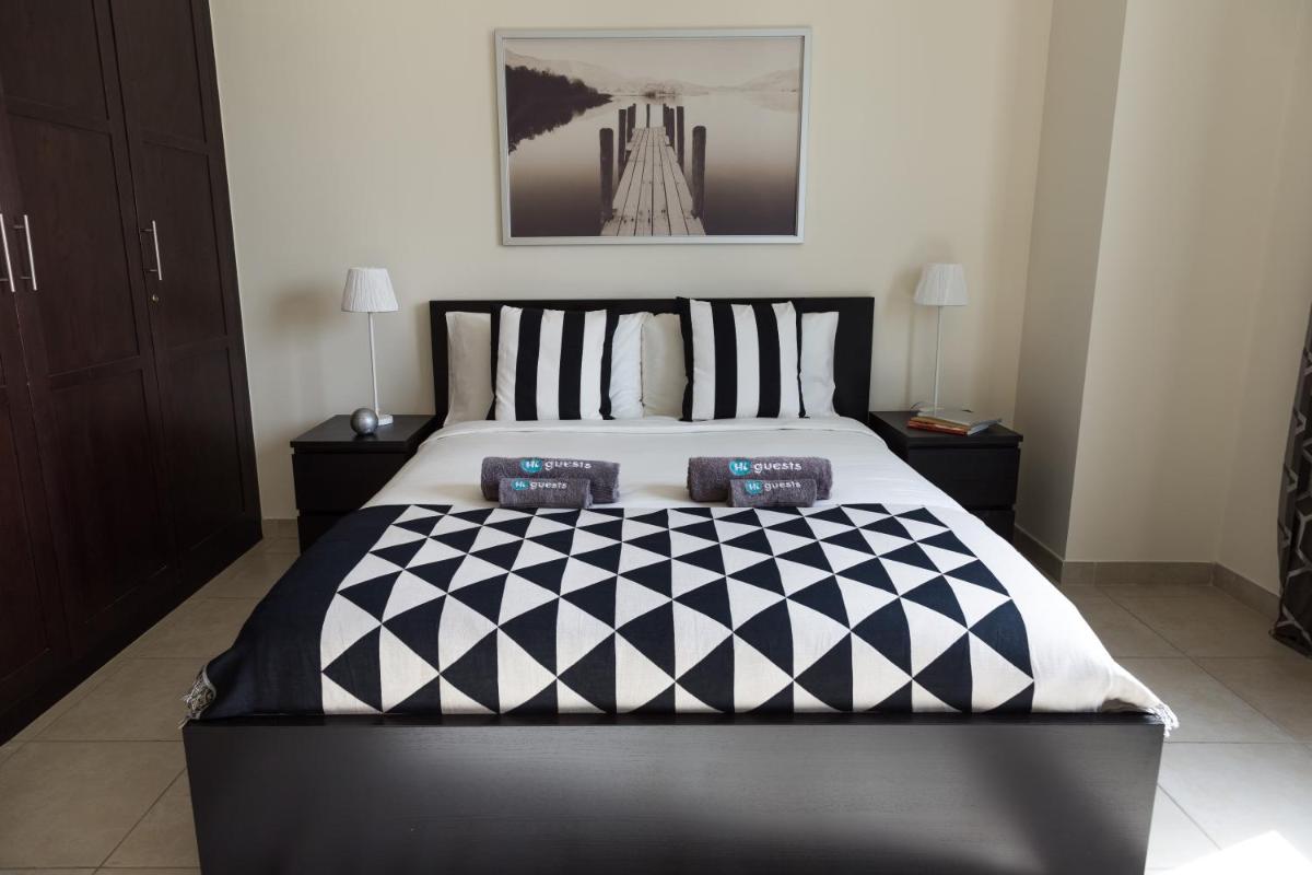 HiGuests - Charming Apt with Terrace Facing Burj Khalifa