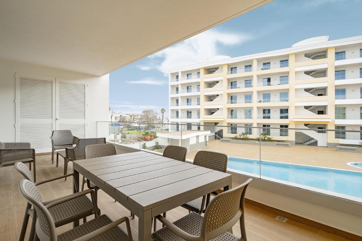 Hotel Brand new stylish holiday apartment in Lagos - Image 1