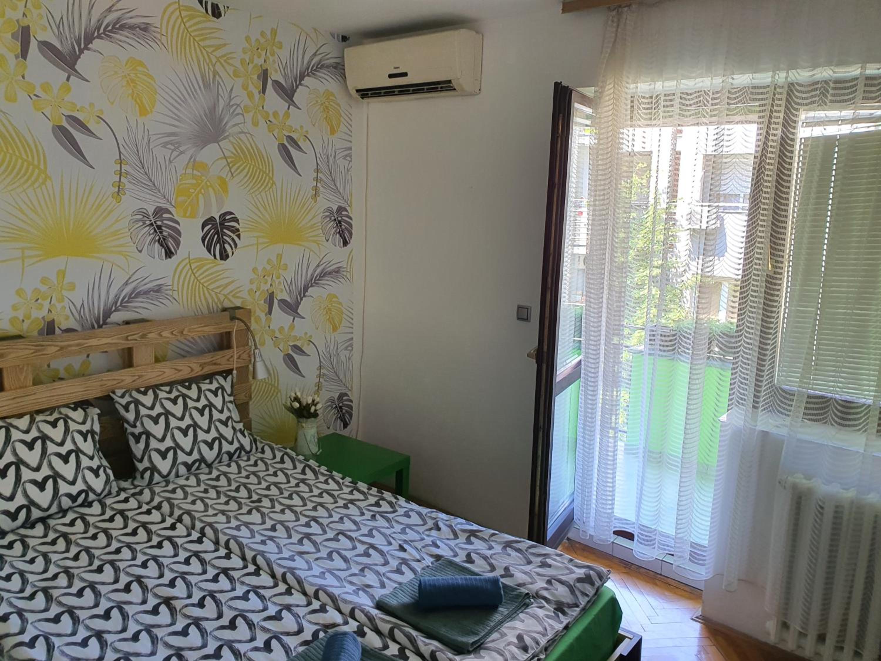 Apartman Yellow House view 3
