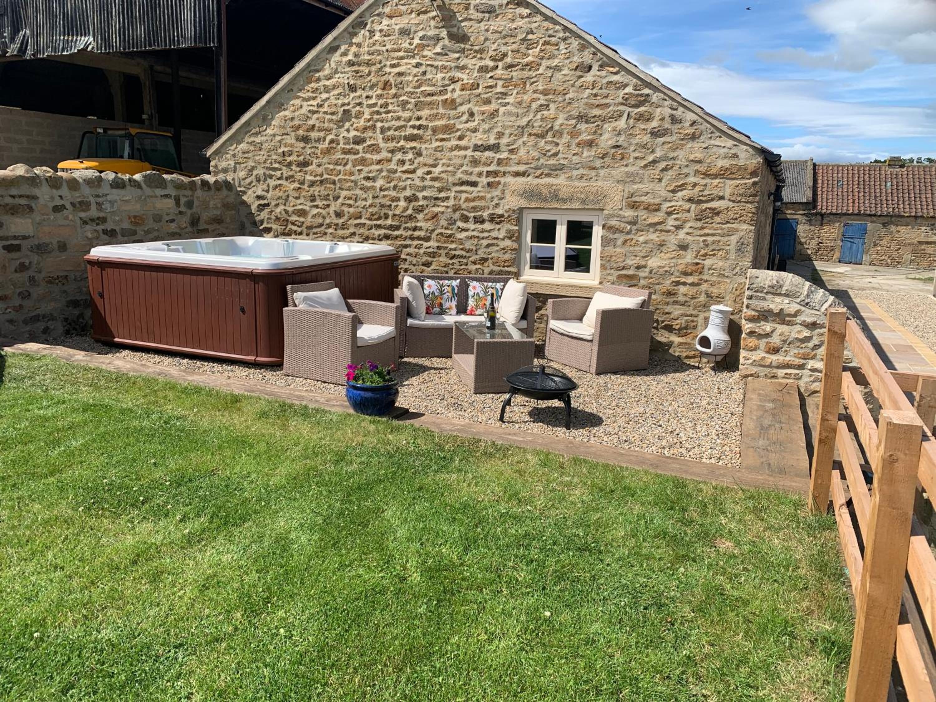 Barford barn holiday cottage view 4