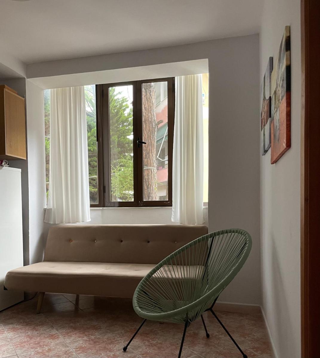 Sunny hill Apartment