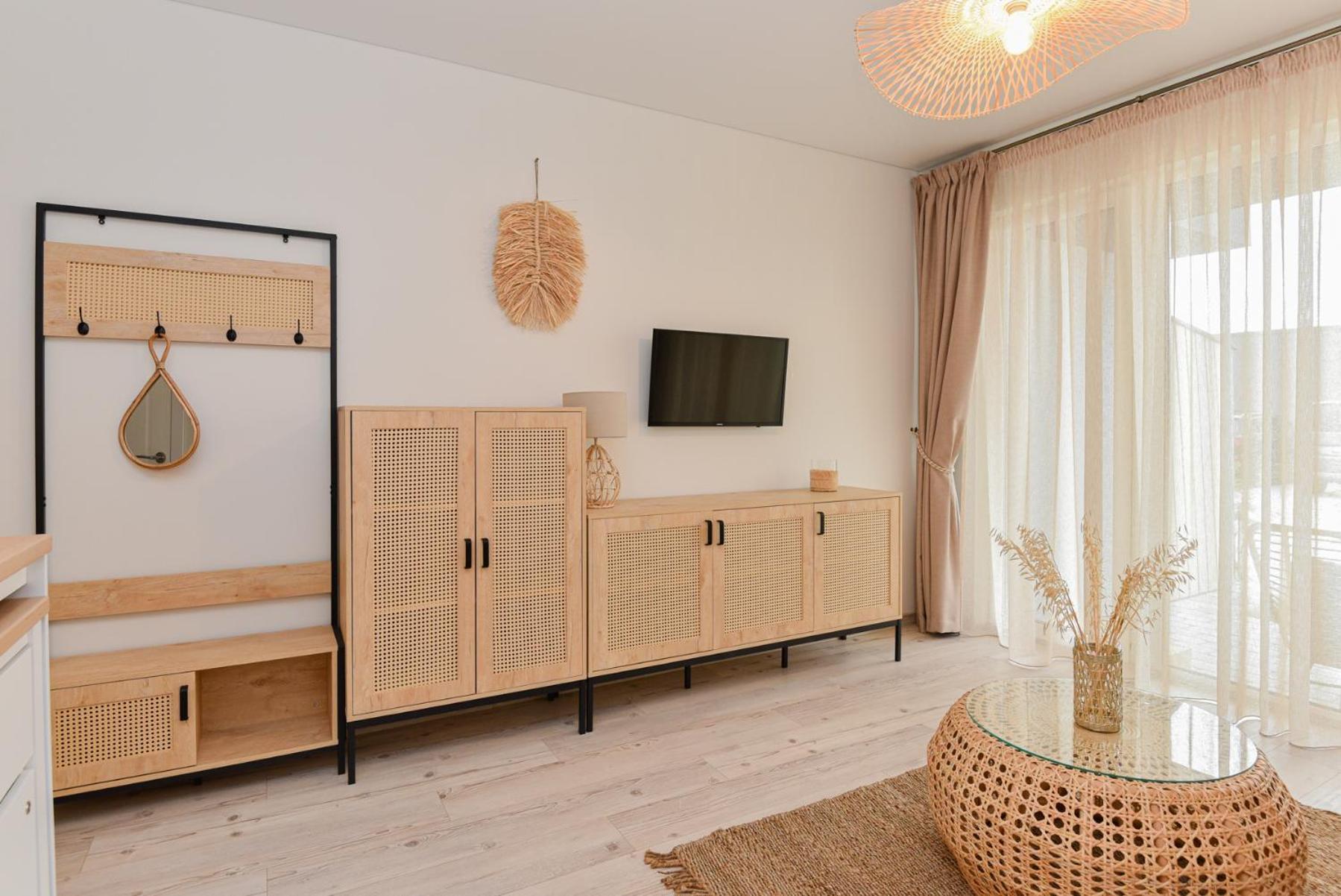 Stunning Seaside Studio with terrace and pool view 5