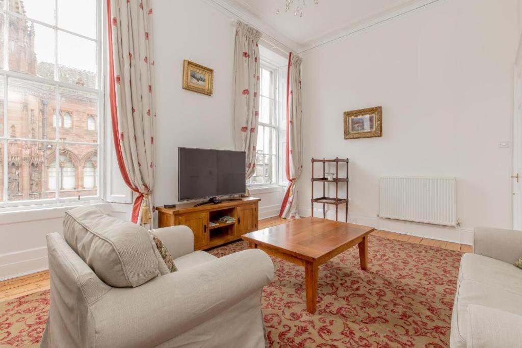 St James Quarter 2 Bed Apartment view 4