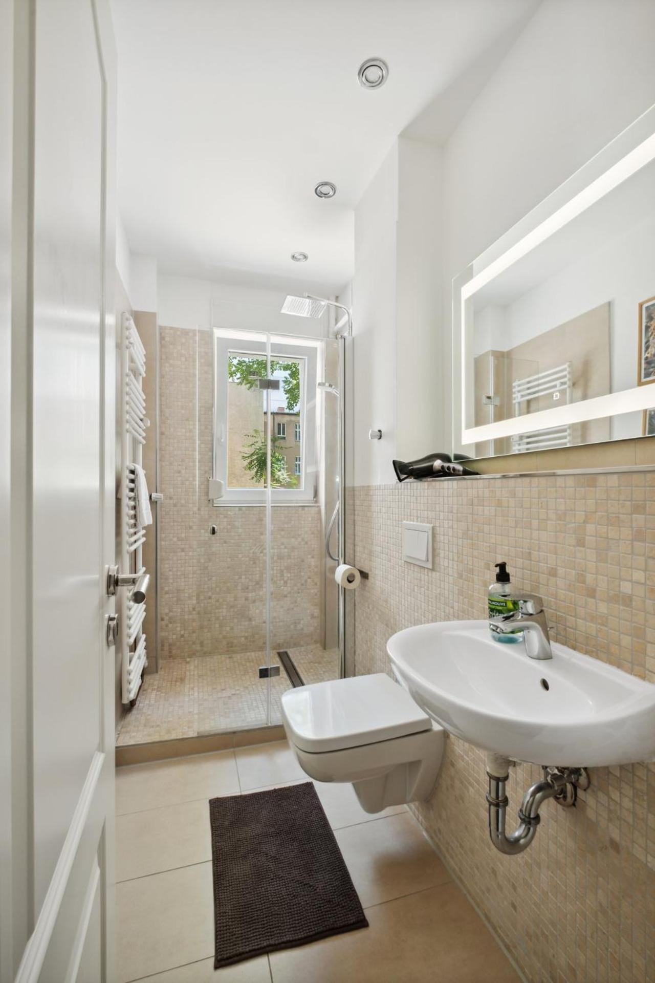 Arbio I Cozy apartment near Ku'damm with parking