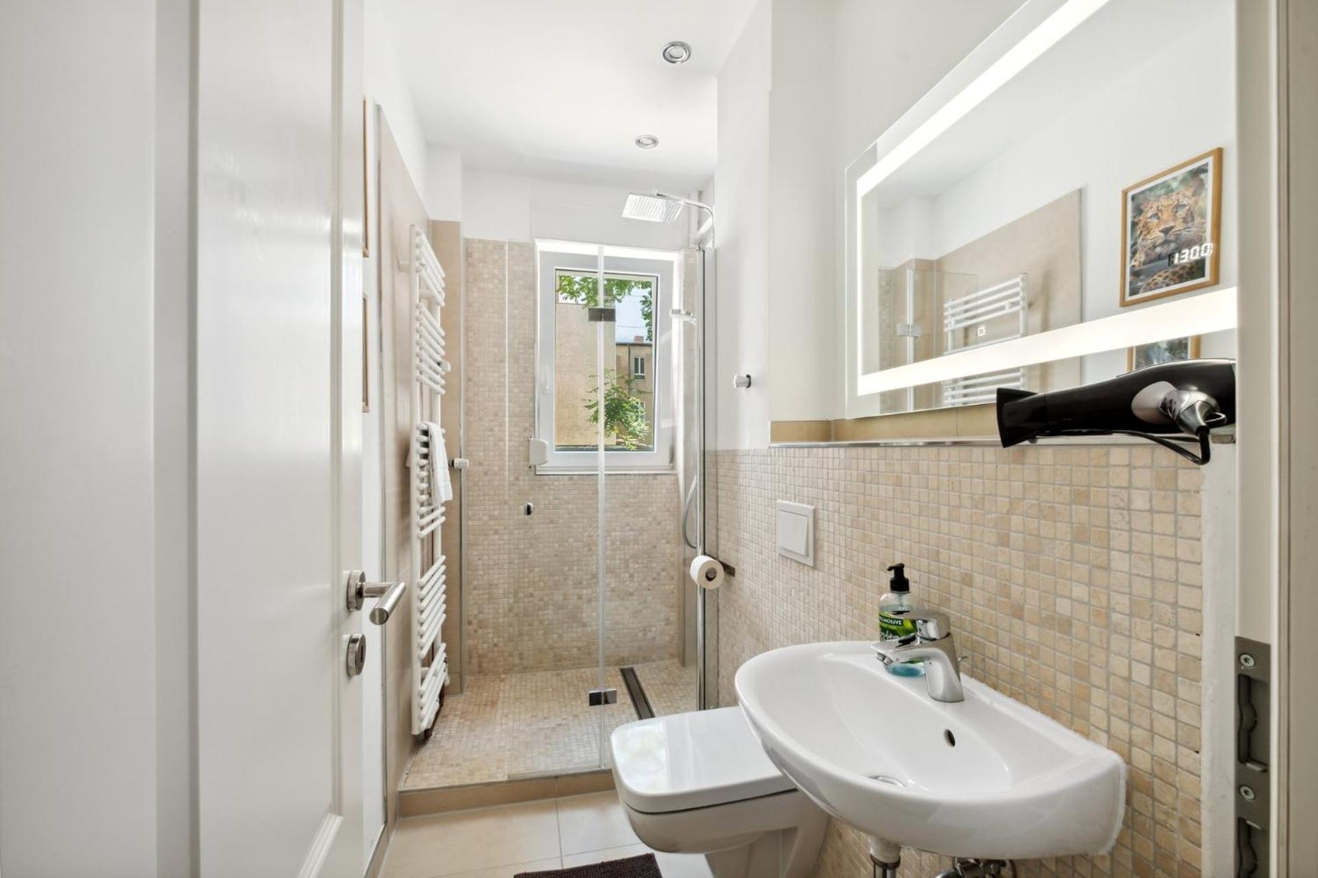 Arbio I Cozy apartment near Ku'damm with parking