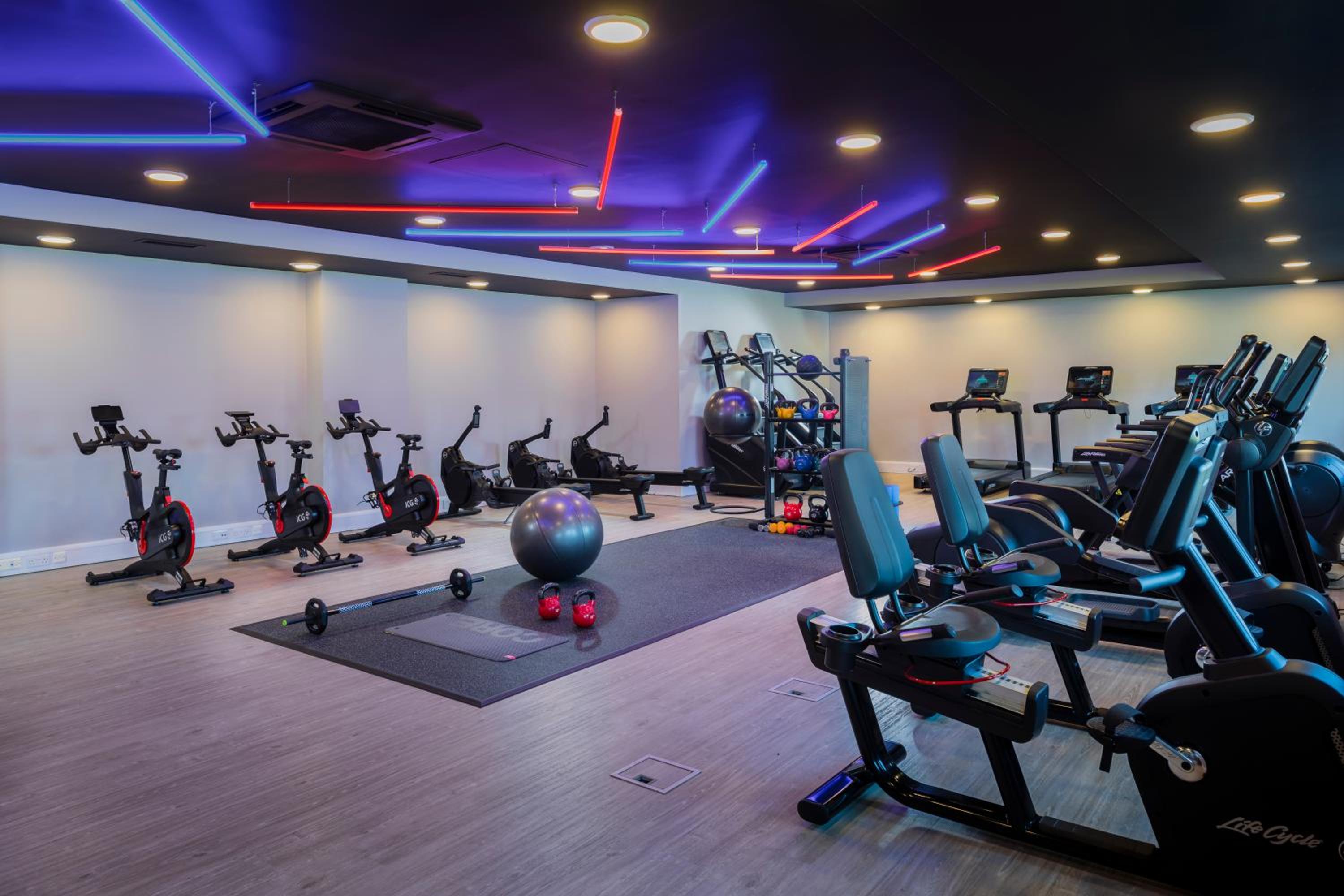 Warrington Vacations - The Park Royal Hotel  Spa - Property Image 3