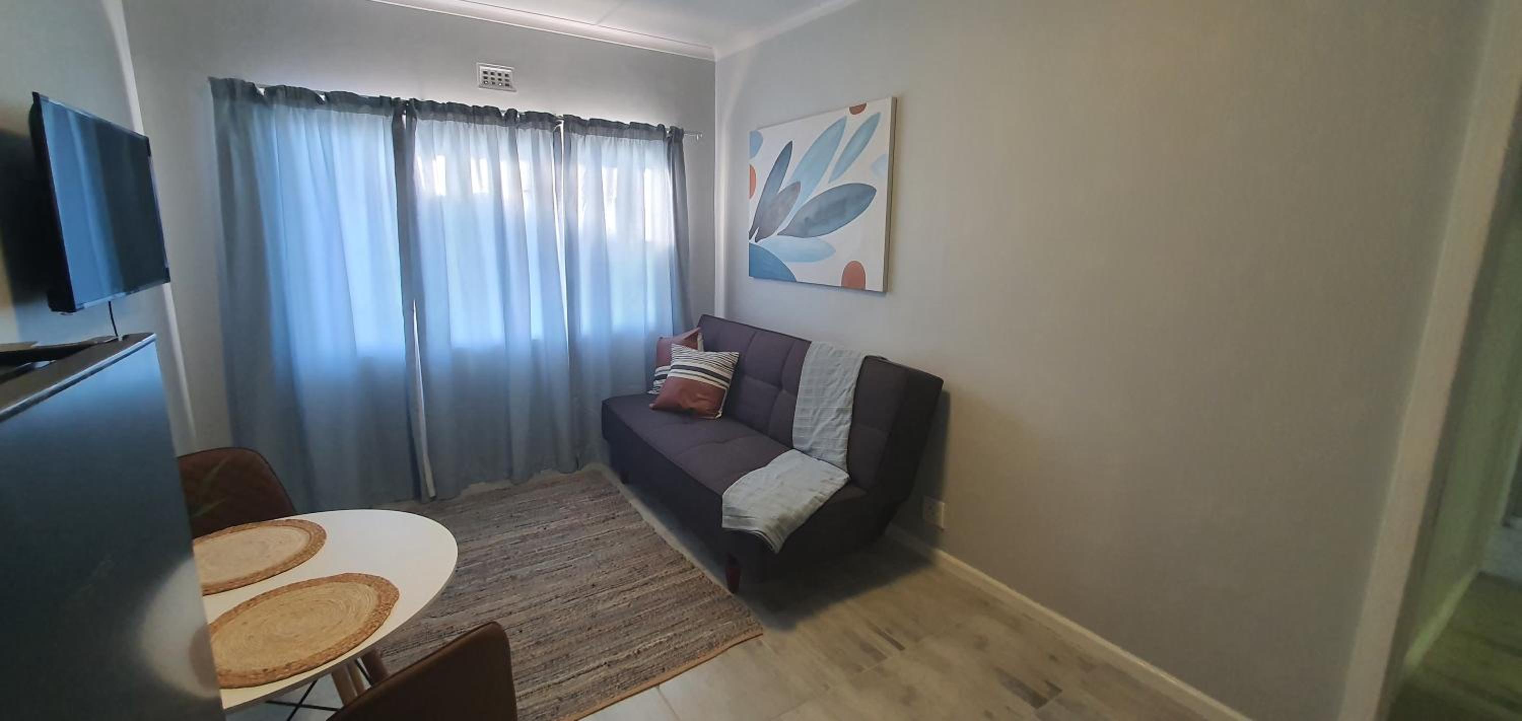 No9@Mosselbay - Entire 1 Bedroom Apartment with Ocean View in Mossel Bay Central view 4