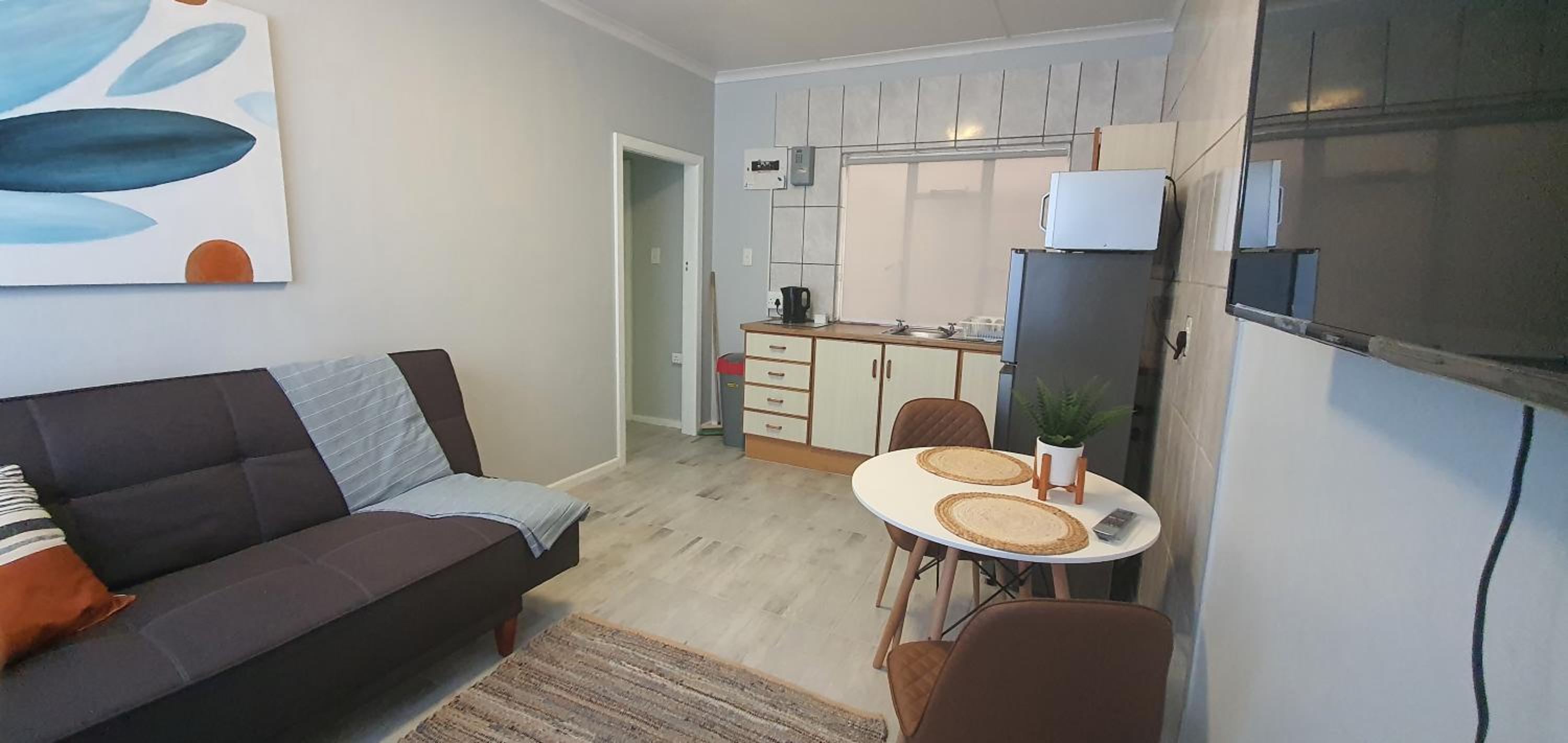 No9@Mosselbay - Entire 1 Bedroom Apartment with Ocean View in Mossel Bay Central view 3