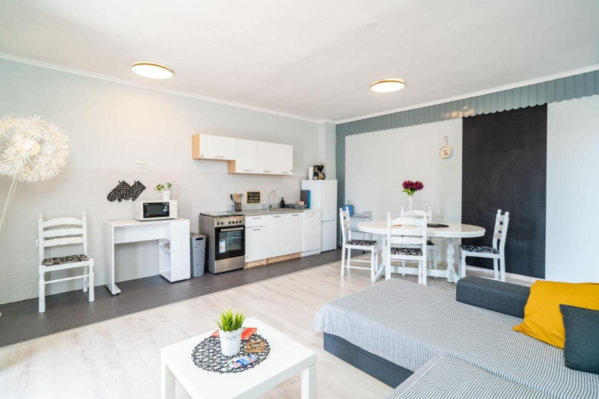 Nostromo Guesthouse with the Sea View