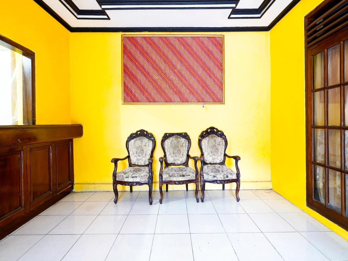 hotel reception