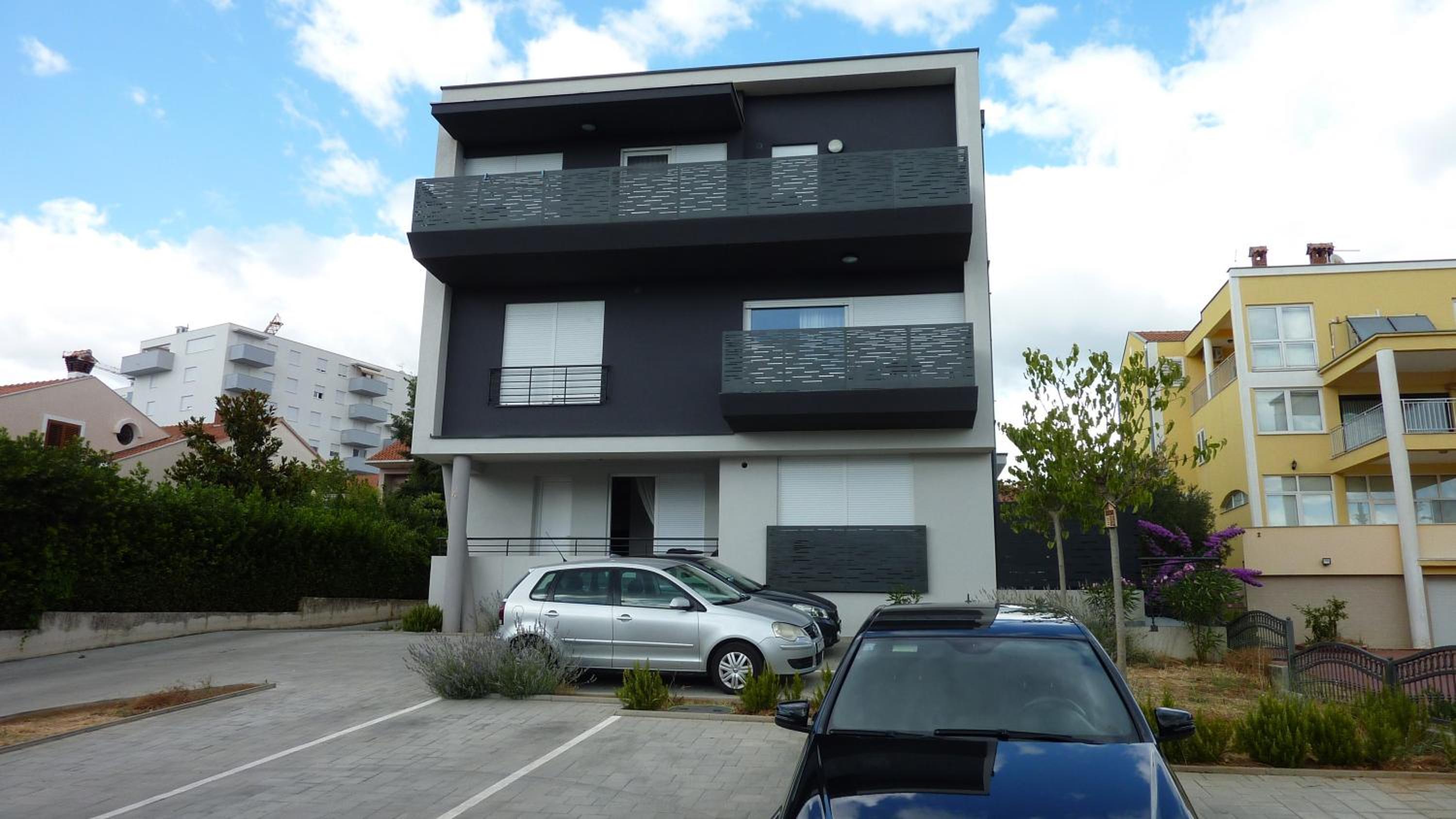 Apartment King With Private Parking view 4