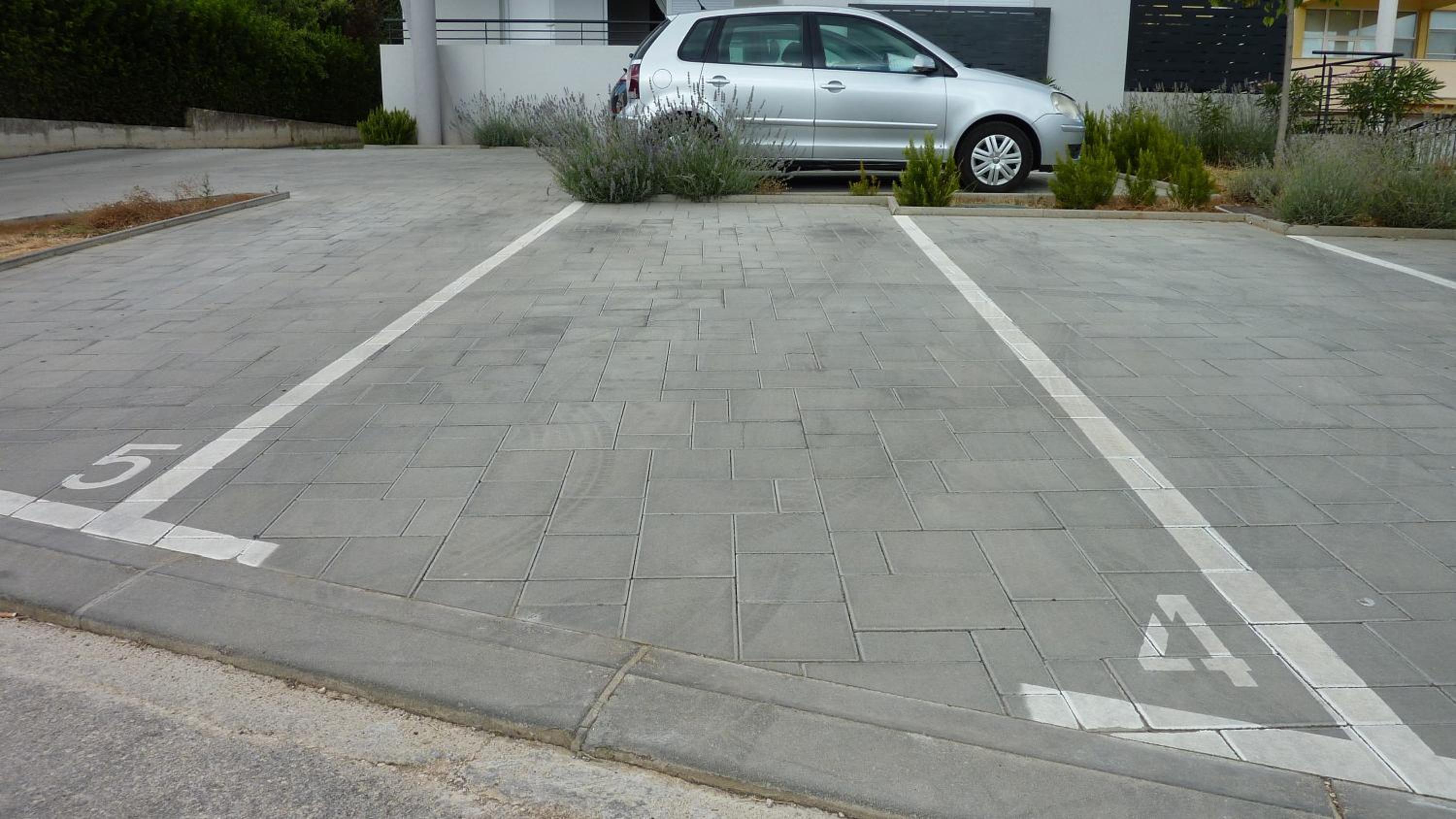 Apartment King With Private Parking view 2