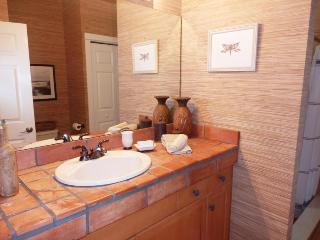 Privacy in Paradise - Private Villa with heated pool and spa - sleeps 6 view 3