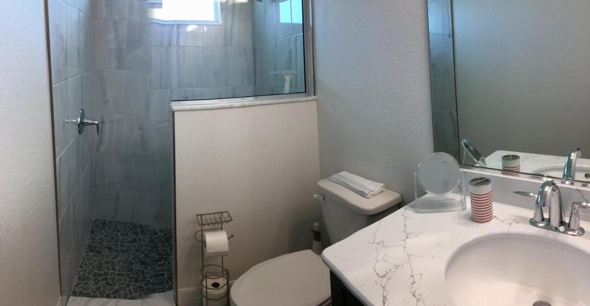 Florida Secret - Private Villa with heated pool - sleeps 8 view 3